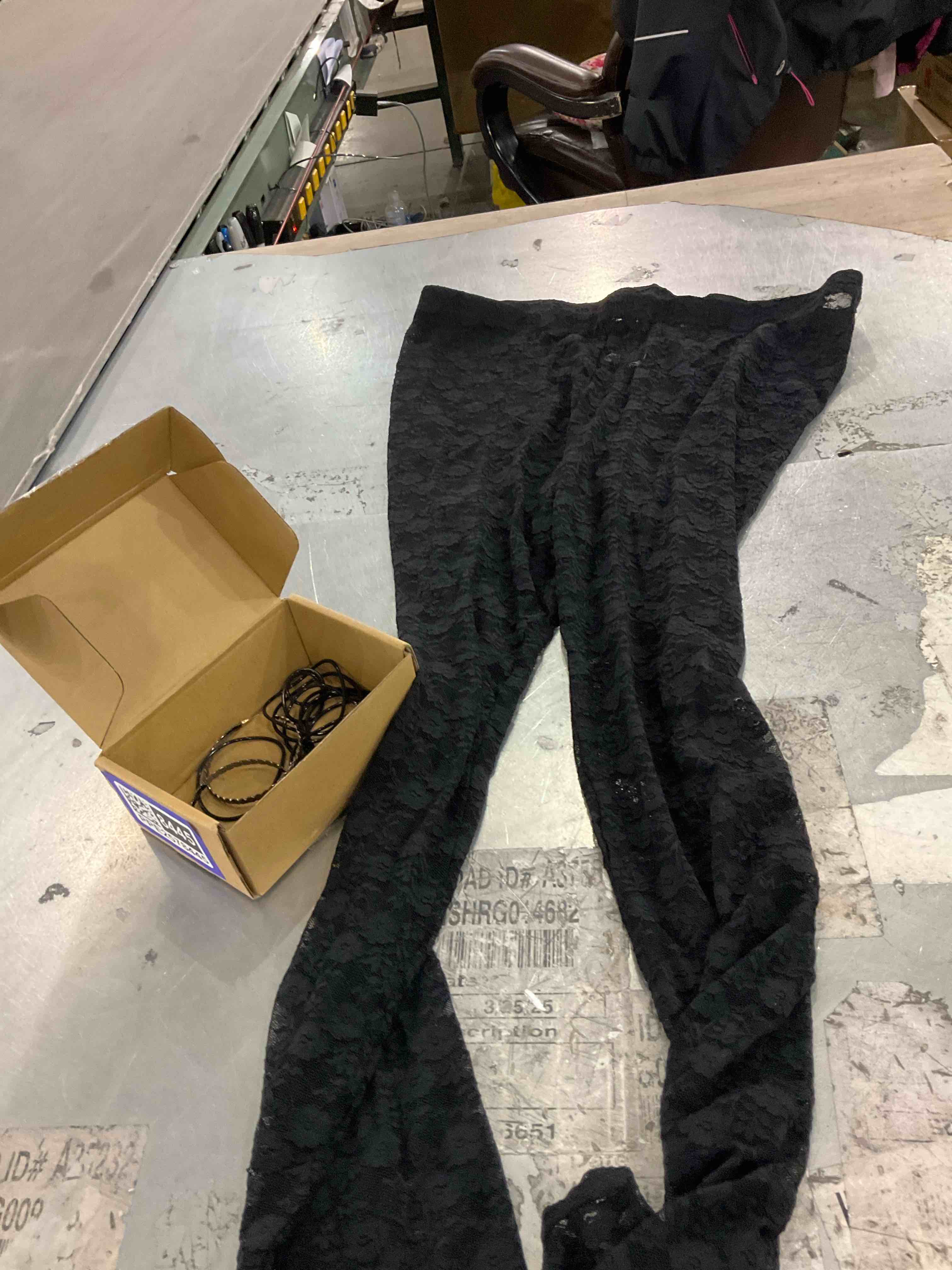 https://s3.amazonaws.com/lotting-images-prod/bidfta/PPE2578445_1745248721320.jpeg