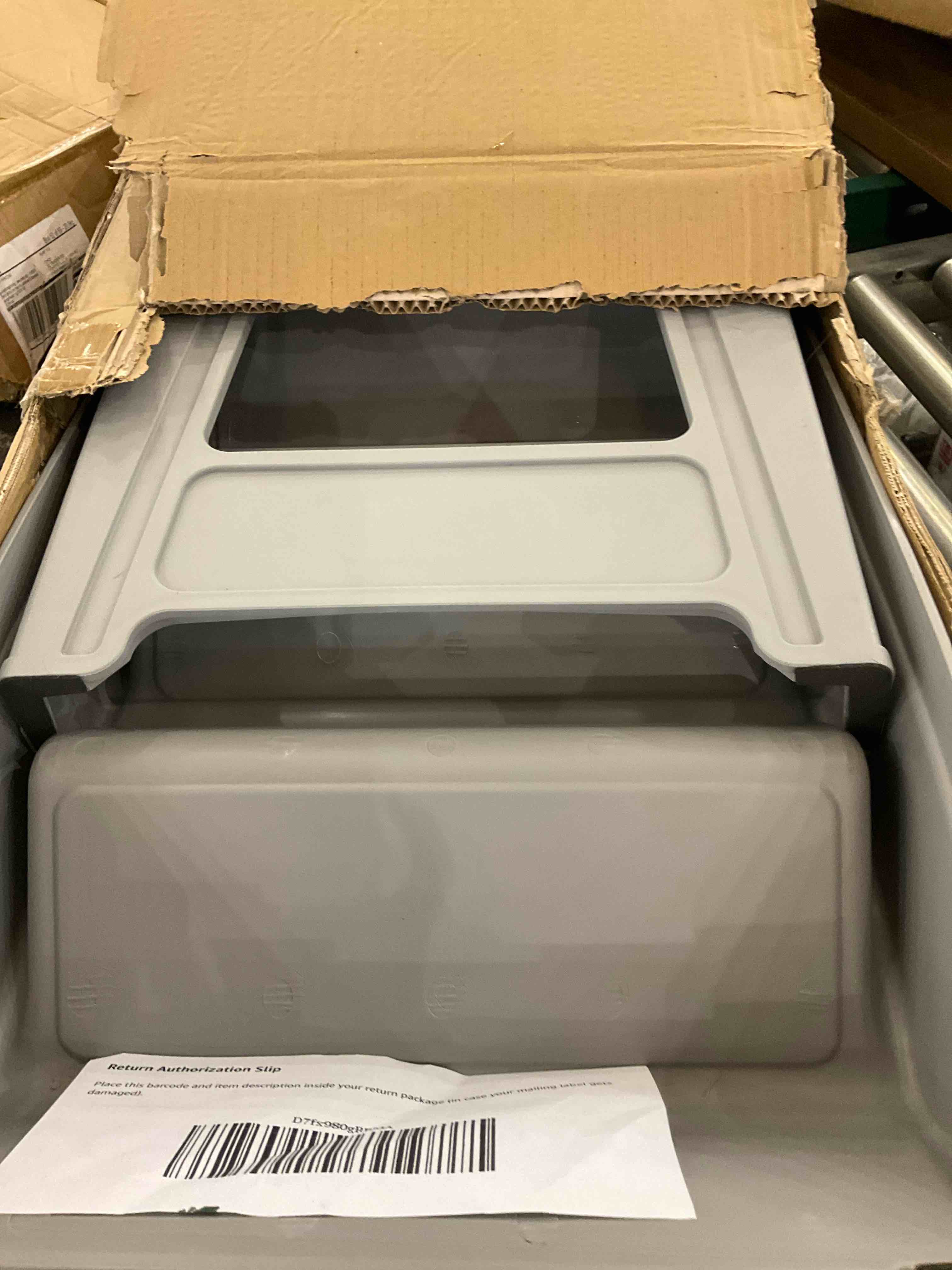 https://s3.amazonaws.com/lotting-images-prod/bidfta/PPE2578576_1745420765563.jpeg