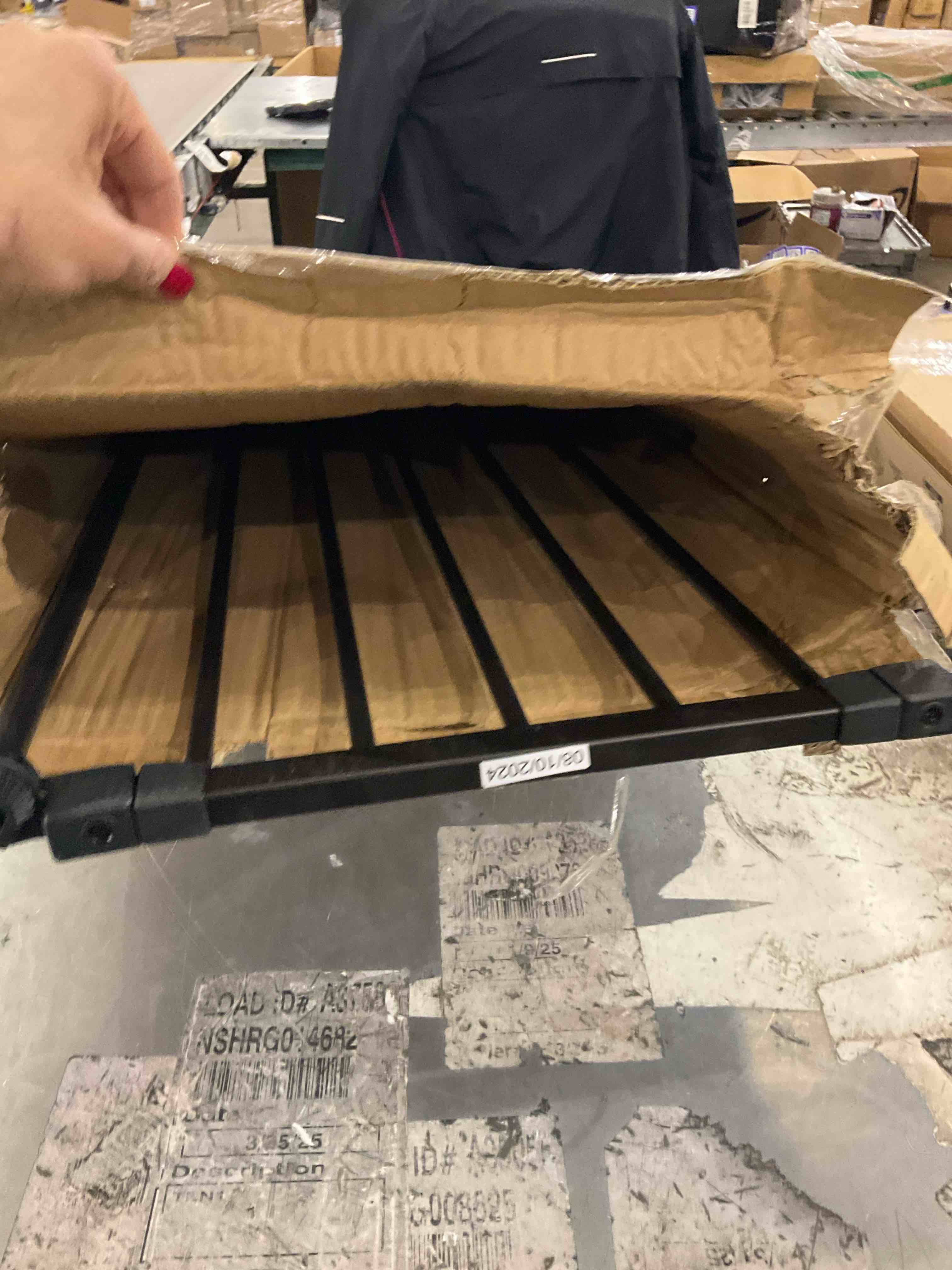 https://s3.amazonaws.com/lotting-images-prod/bidfta/PPE2578586_1745256976356.jpeg