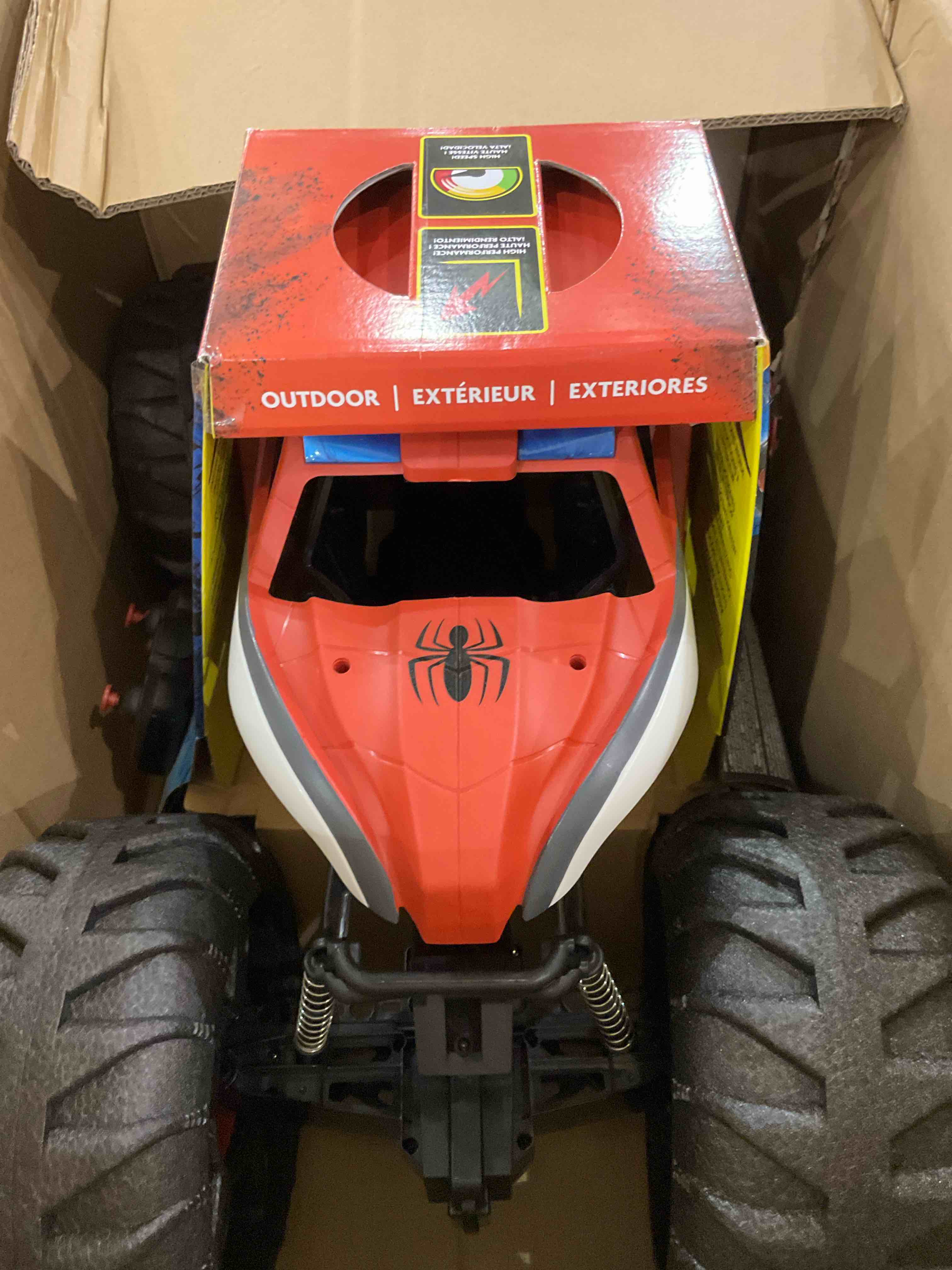 Monster Jam Marvel Mega Spider-Man RC Monster Truck, All-Terrain, Over 2 Feet Long, 1:6 Scale, Super Hero Kids Toys for Boys and Girls Ages 4 and Up