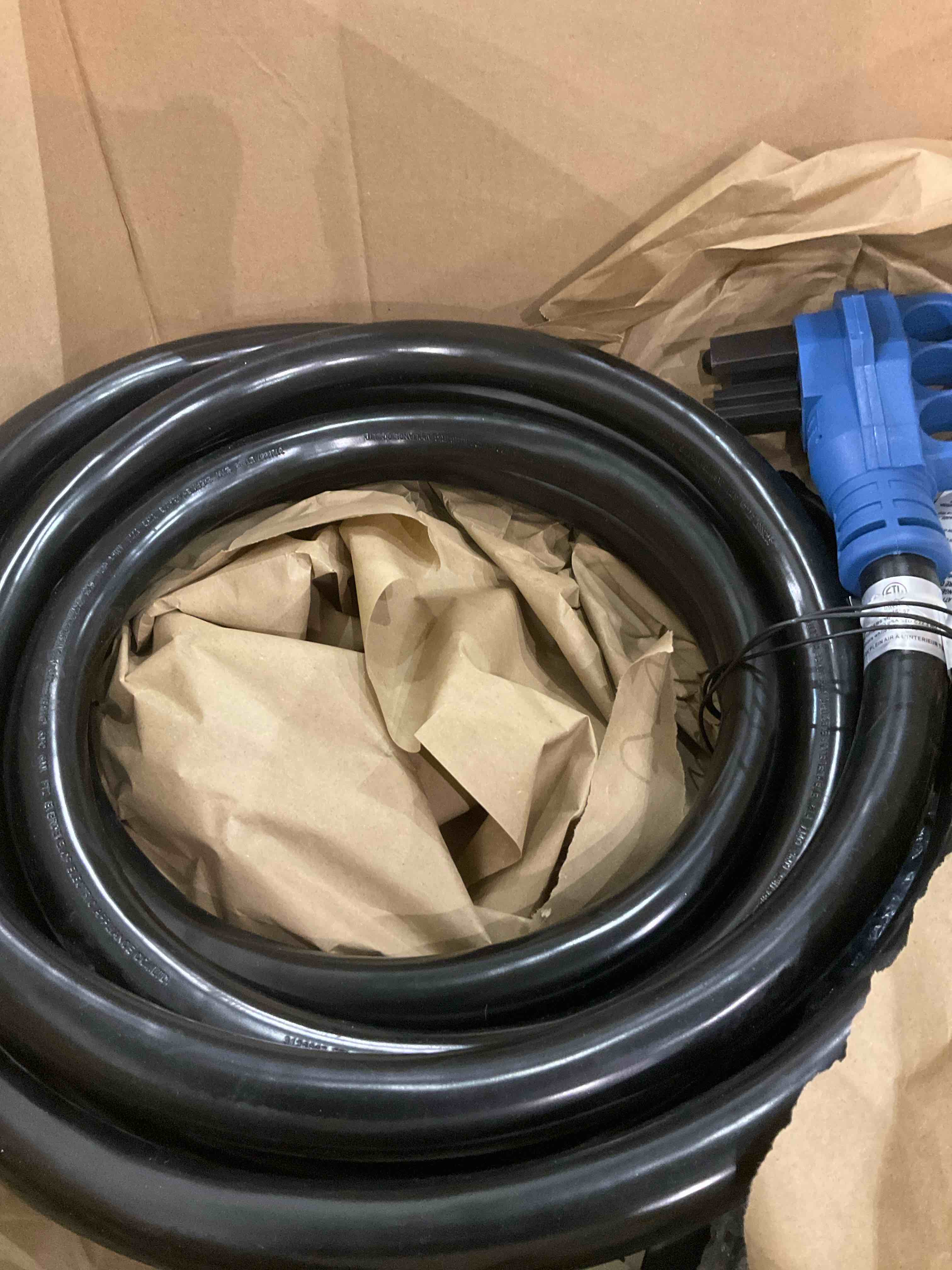 https://s3.amazonaws.com/lotting-images-prod/bidfta/PPE2578811_1745321000004.jpeg