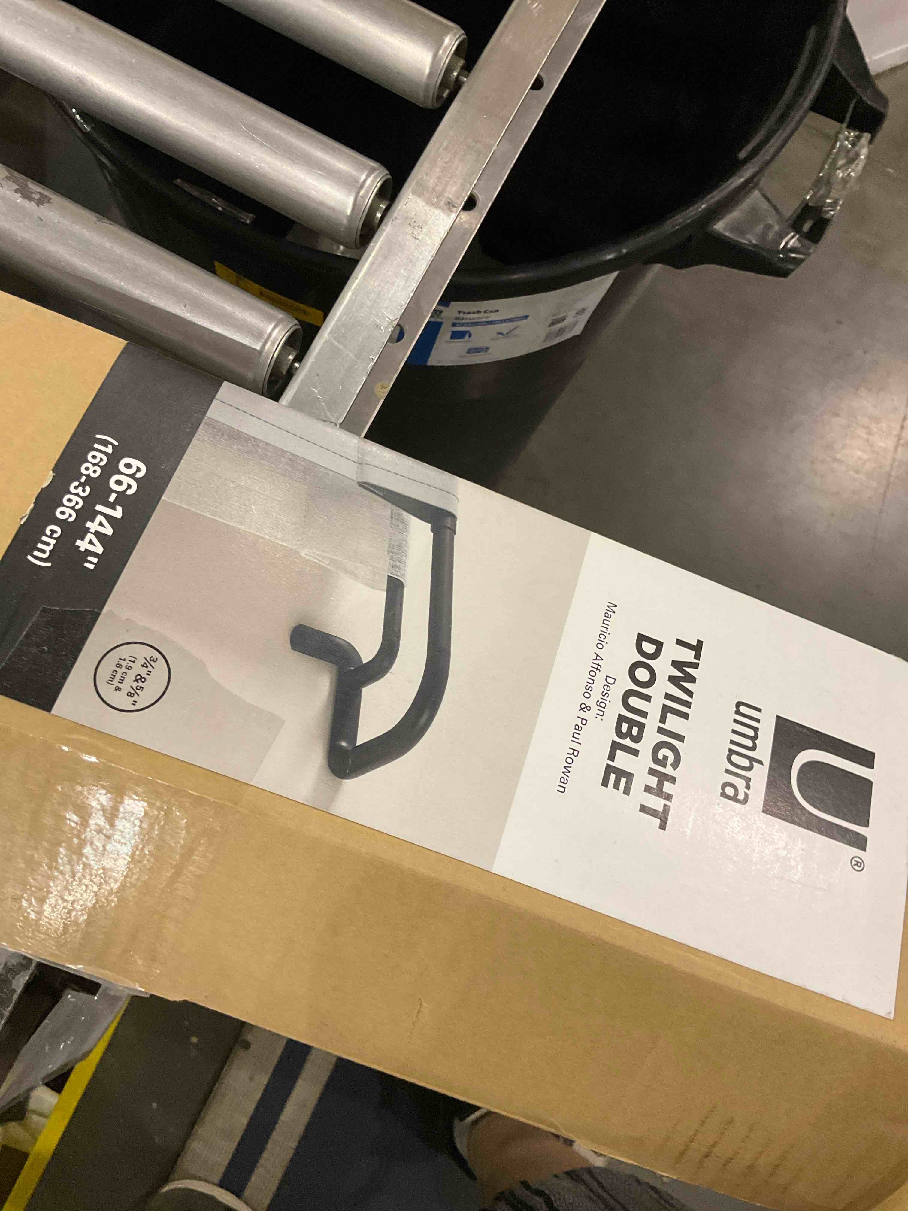 https://s3.amazonaws.com/lotting-images-prod/bidfta/PPE2578814_1745321135659.jpeg