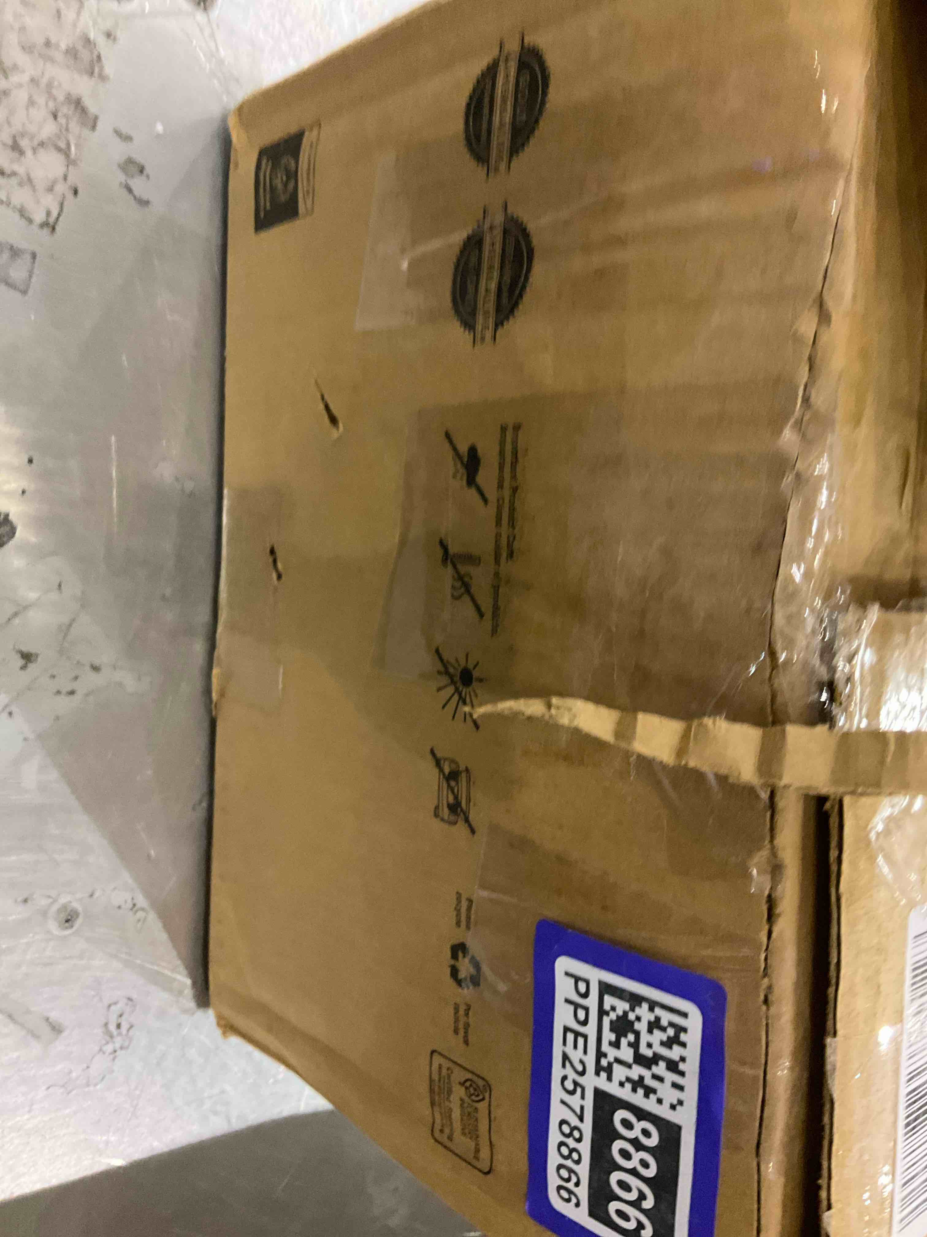 DASH Clear View Toaster - Compact Design with 7 Browning Levels & Clear-View Window, Extra-Wide Slot Large Toaster, 1-Touch Defrost, Reheat & Bagel Functions - Easy Clean Up Crumb Tray (White)