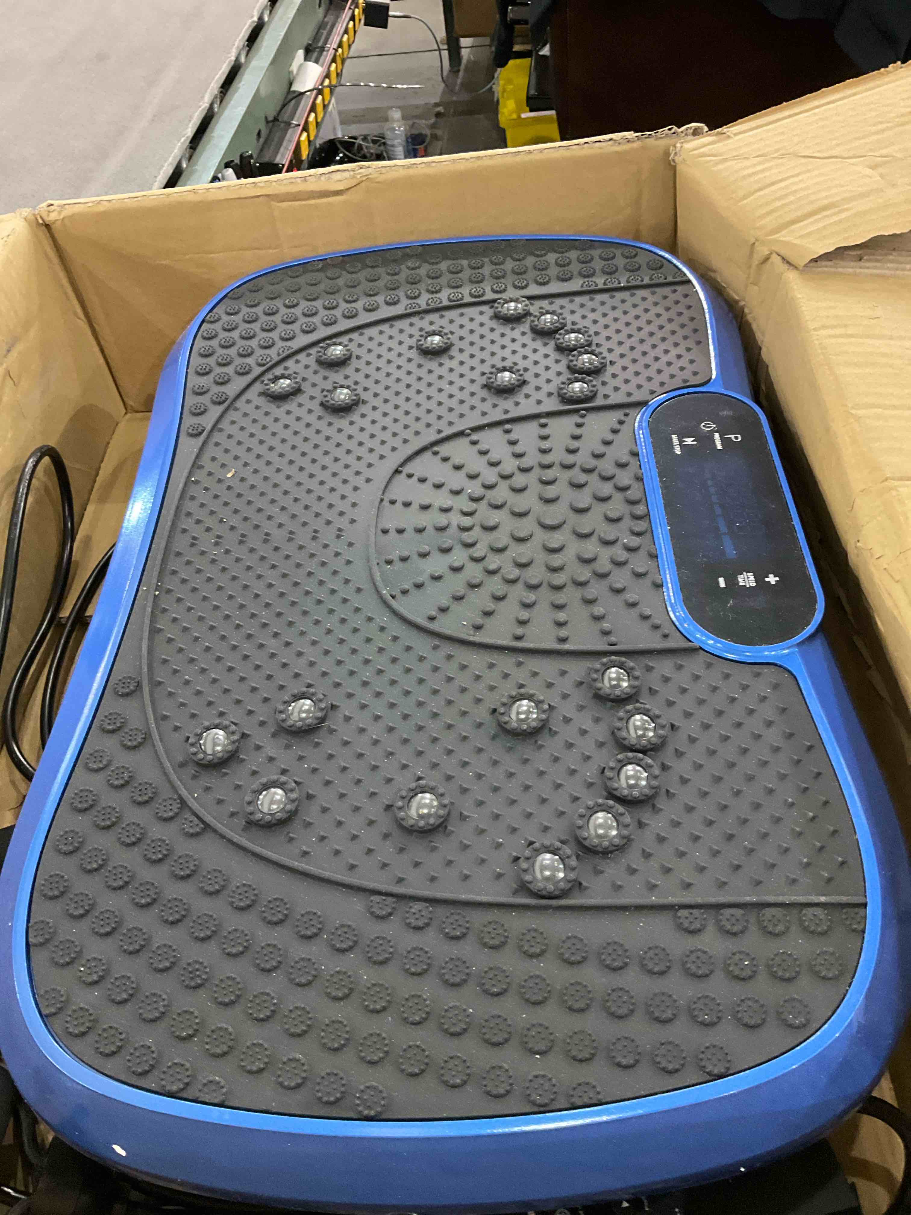 https://s3.amazonaws.com/lotting-images-prod/bidfta/PPE2578908_1745324473762.jpeg