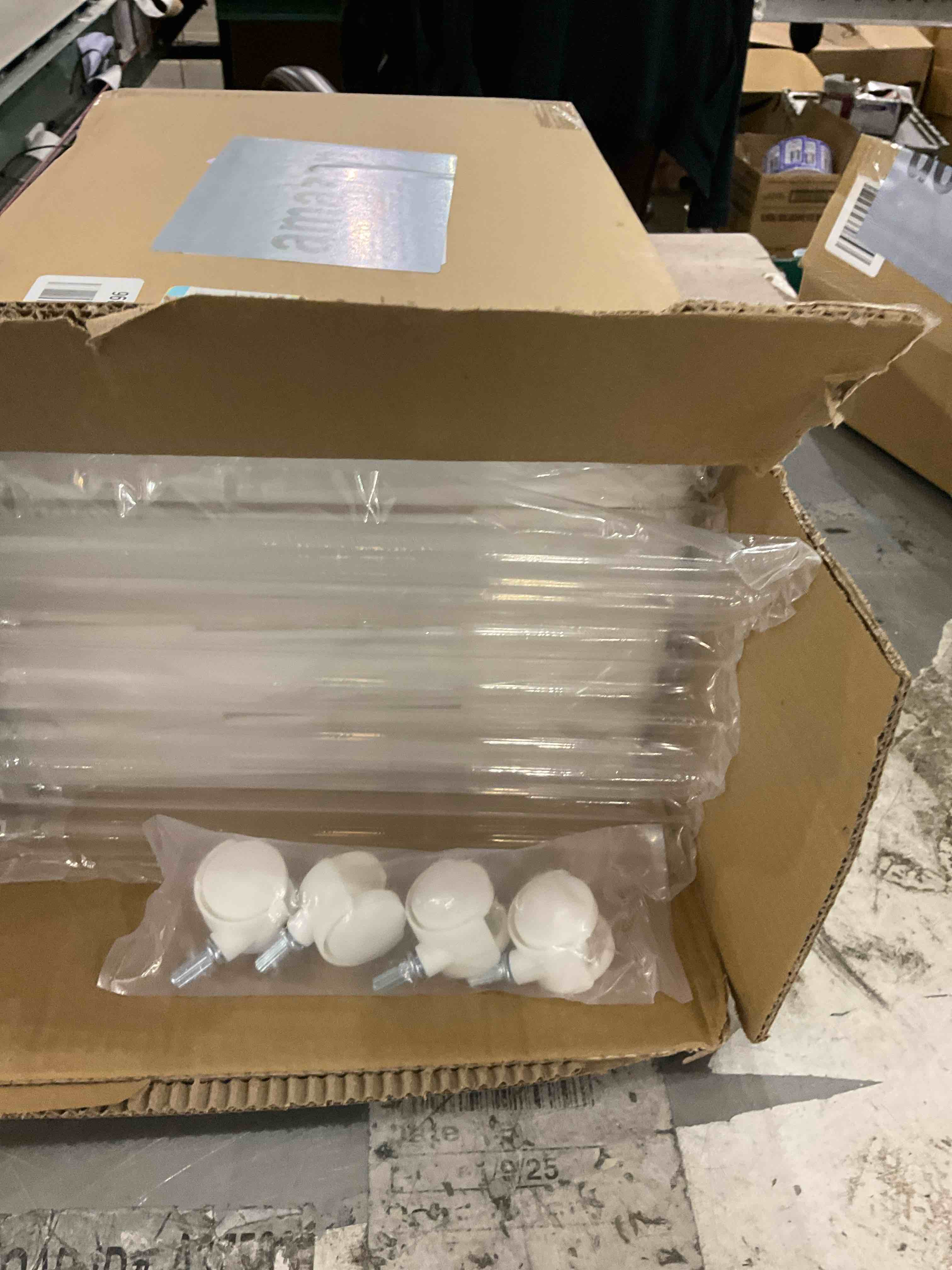 https://s3.amazonaws.com/lotting-images-prod/bidfta/PPE2579092_1745328956082.jpeg