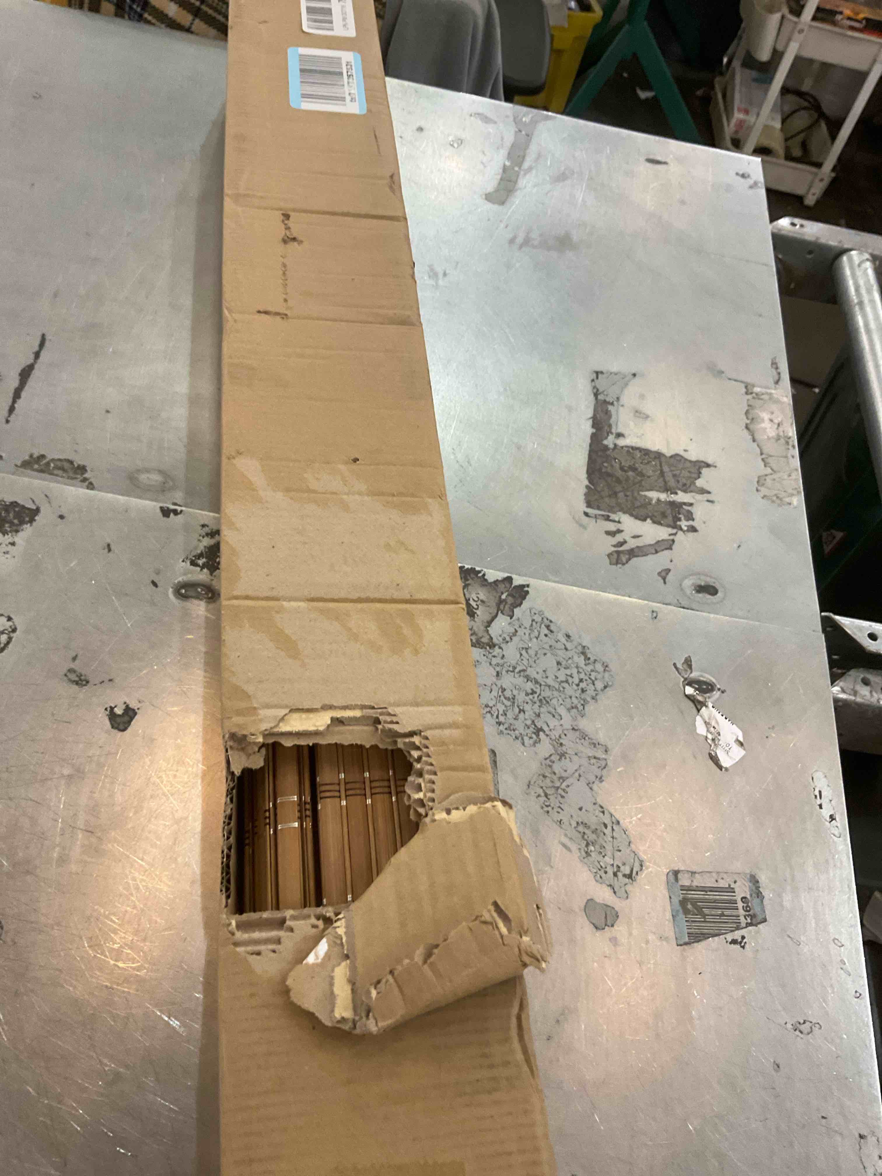 https://s3.amazonaws.com/lotting-images-prod/bidfta/PPE2579618_1745348840013.jpeg