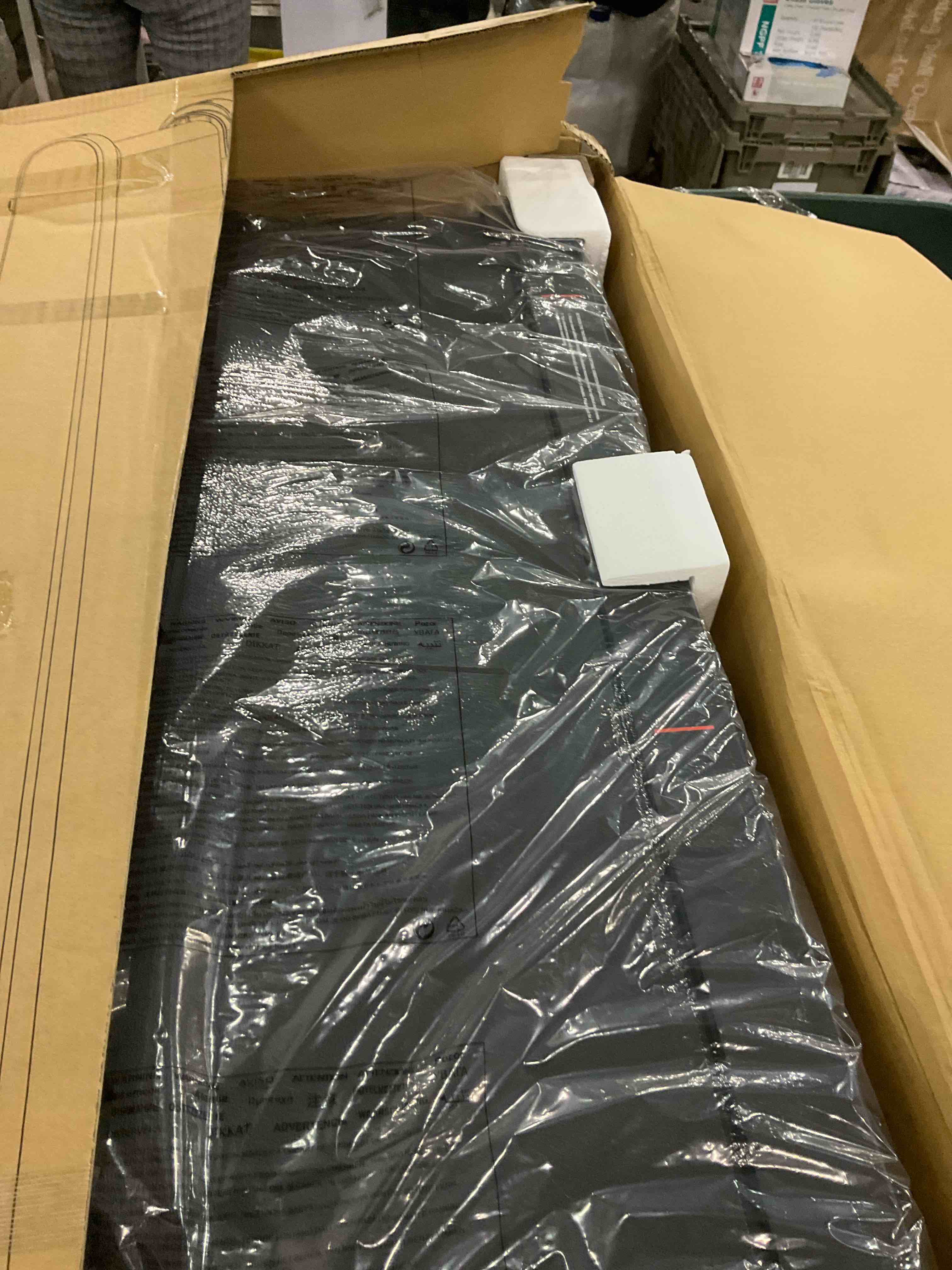 https://s3.amazonaws.com/lotting-images-prod/bidfta/PPE2579771_1745407763378.jpeg