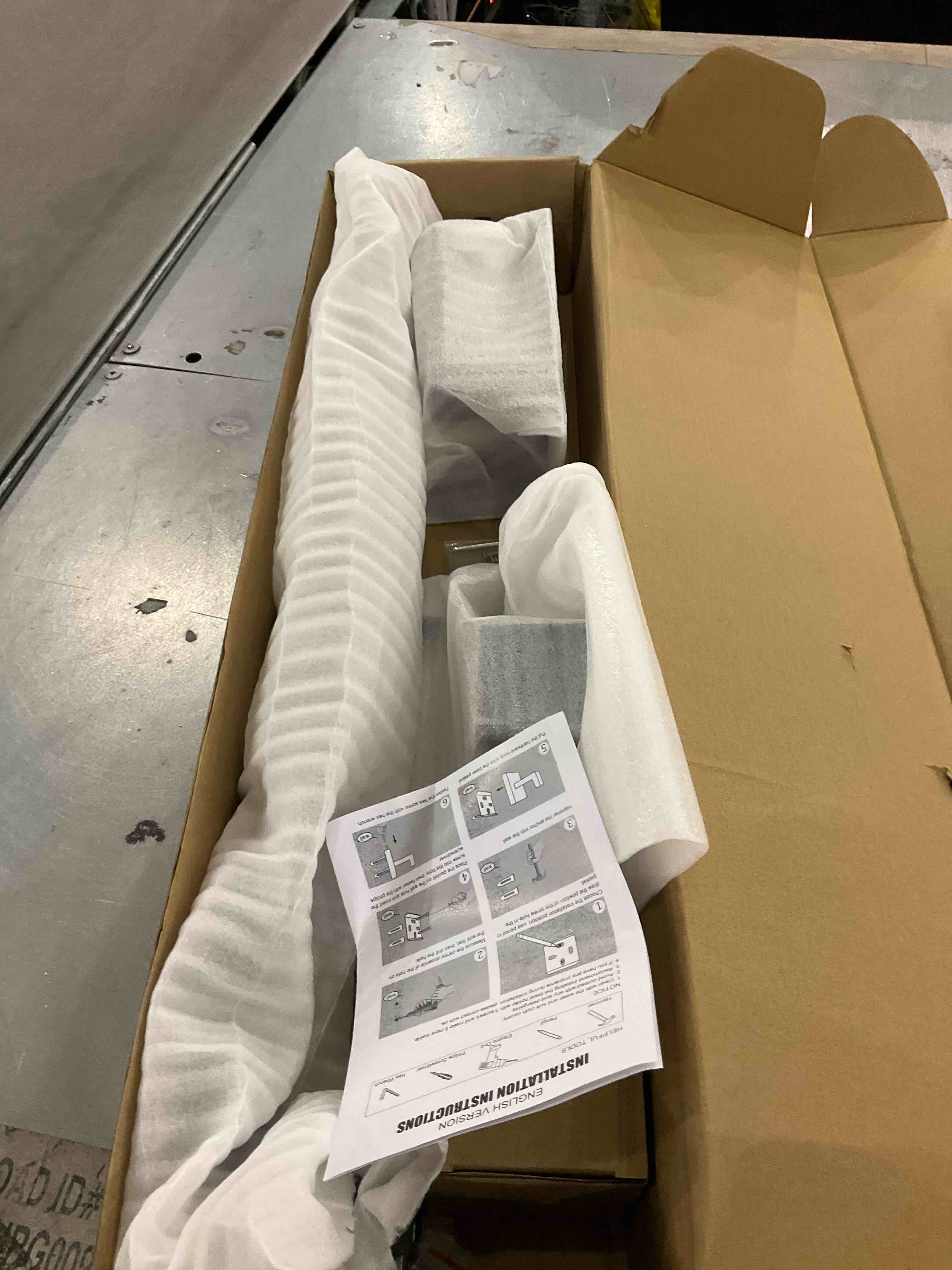 https://s3.amazonaws.com/lotting-images-prod/bidfta/PPE2579786_1745410175838.jpeg