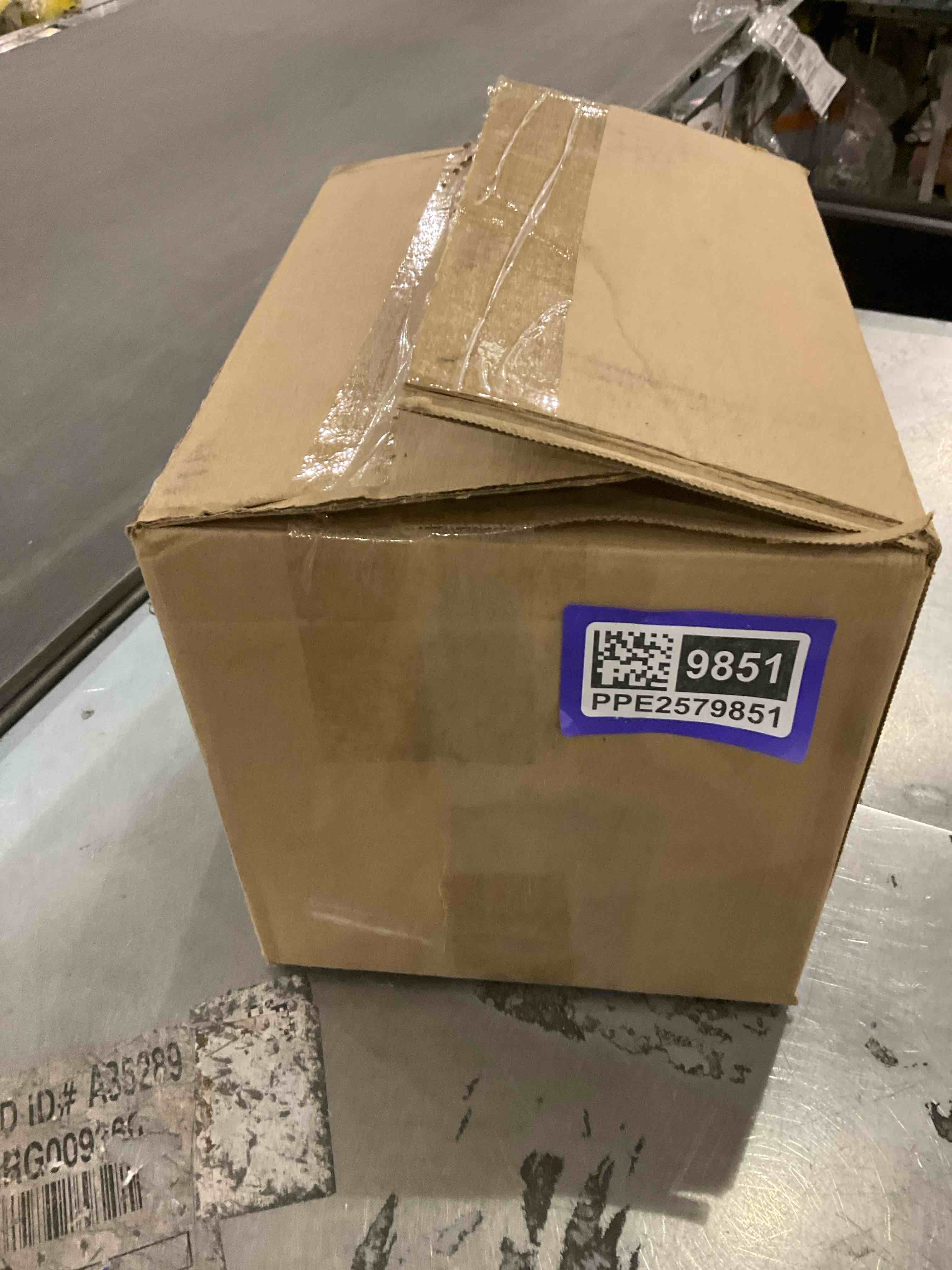 https://s3.amazonaws.com/lotting-images-prod/bidfta/PPE2579851_1745410339389.jpeg