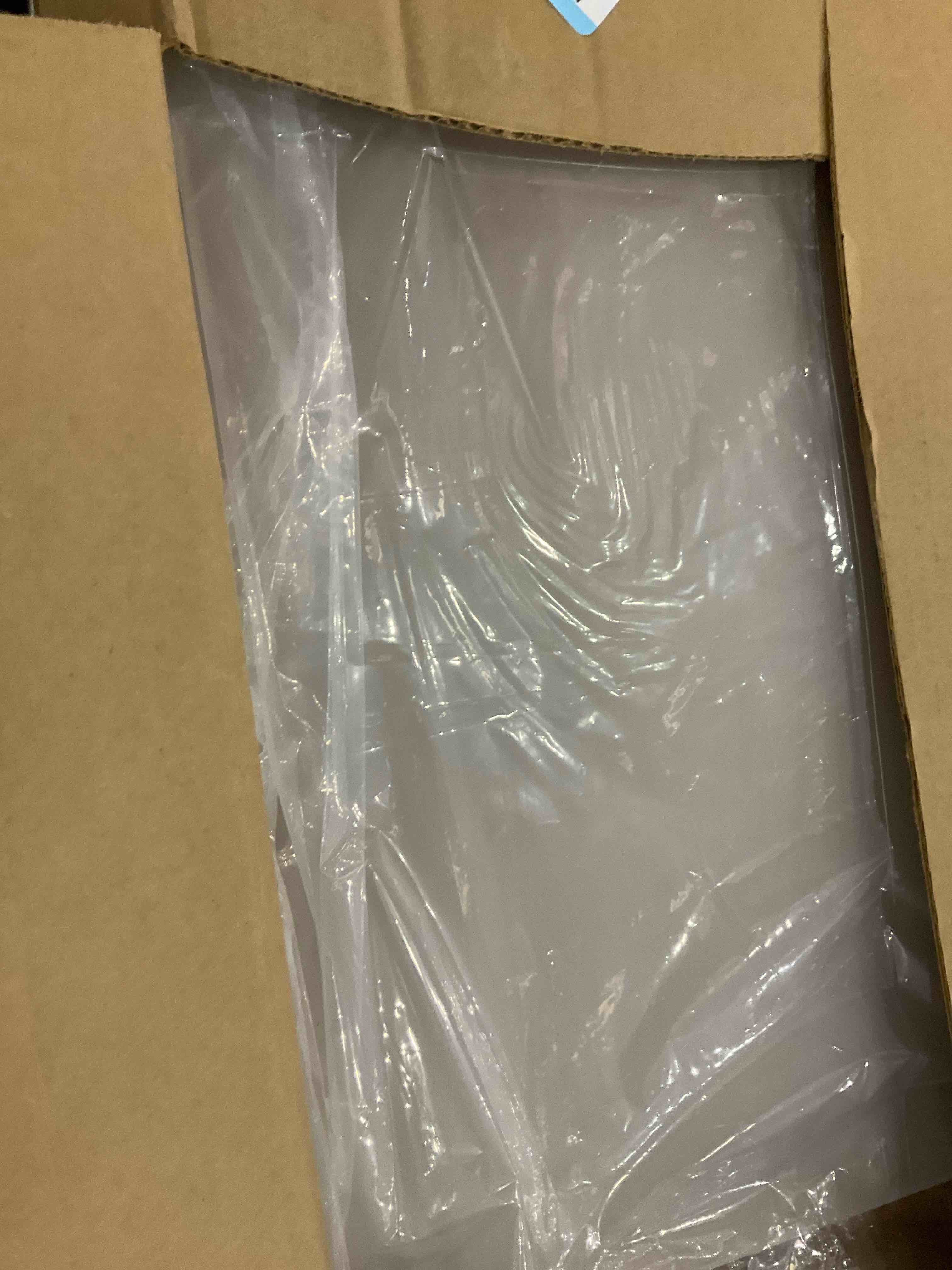 https://s3.amazonaws.com/lotting-images-prod/bidfta/PPE2579863_1745411128083.jpeg