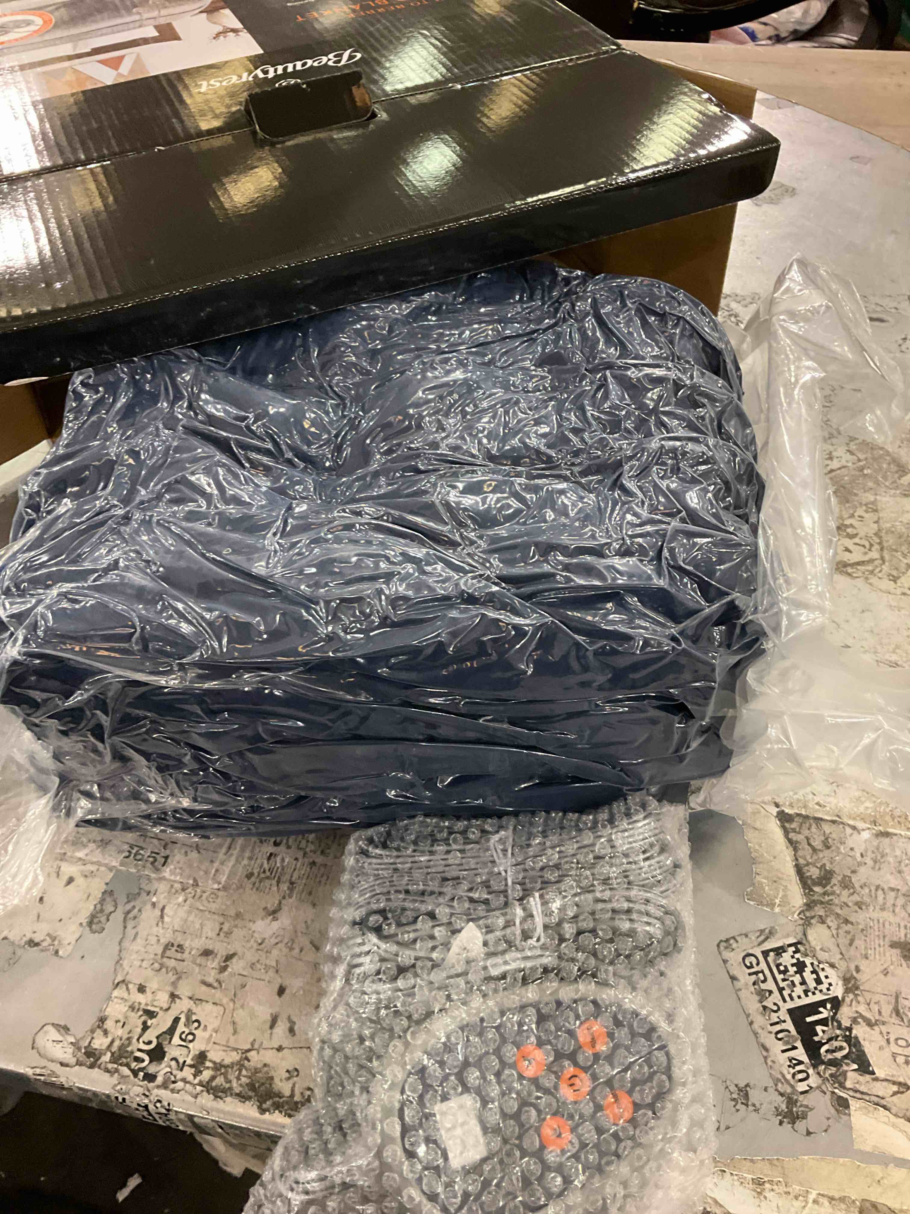 https://s3.amazonaws.com/lotting-images-prod/bidfta/PPE2579896_1745414636607.jpeg