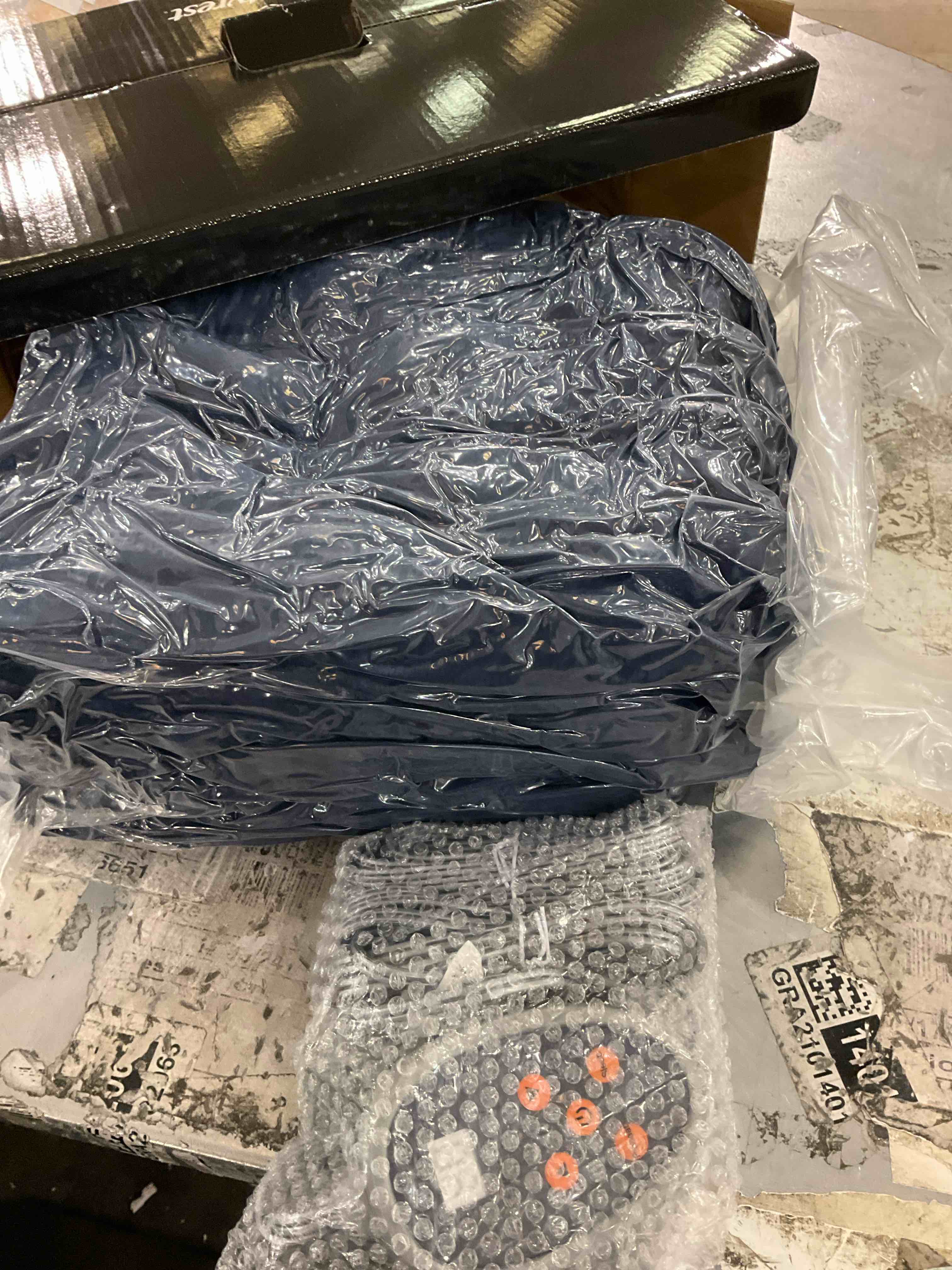 https://s3.amazonaws.com/lotting-images-prod/bidfta/PPE2579896_1745414637527.jpeg