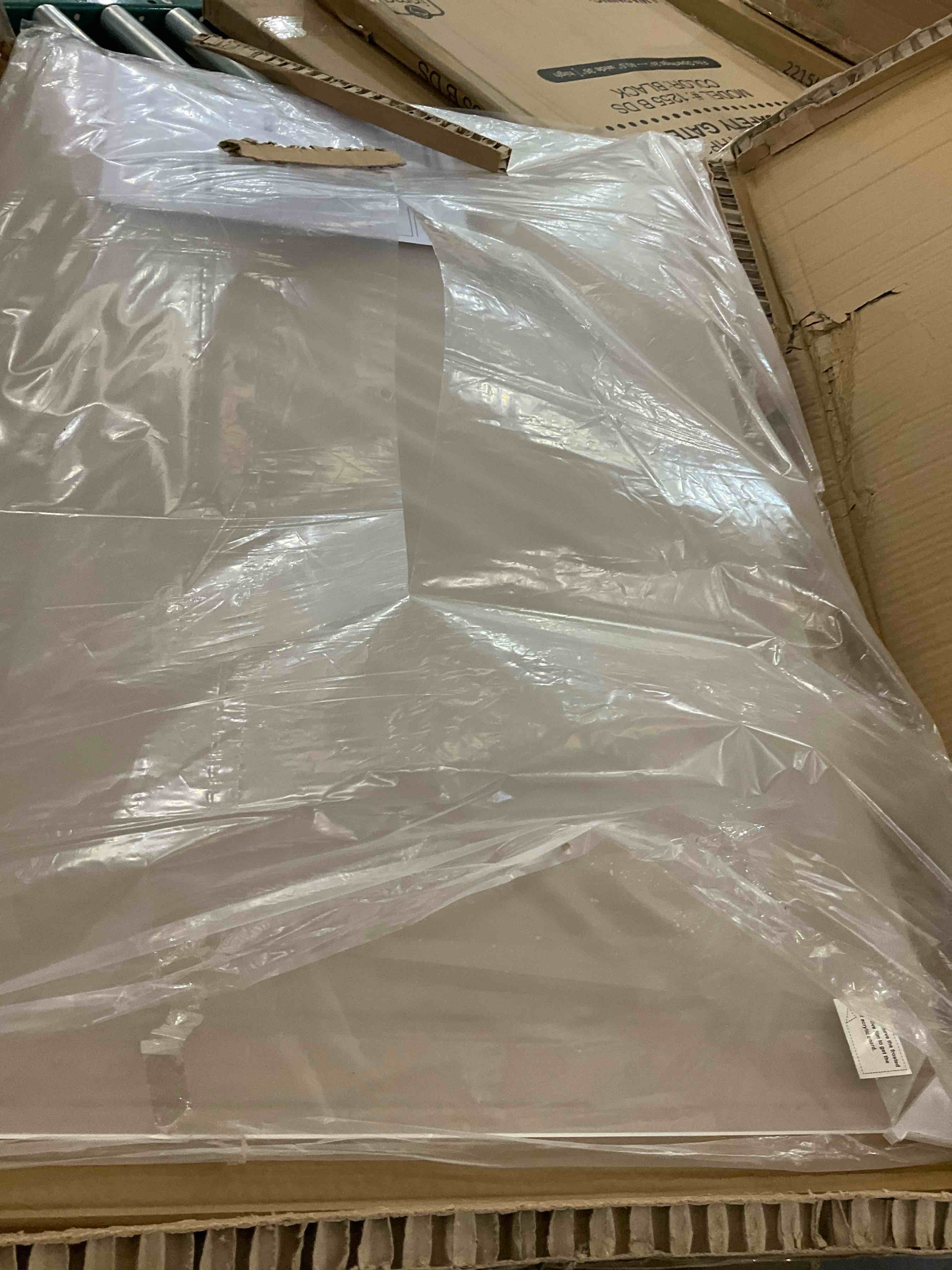 https://s3.amazonaws.com/lotting-images-prod/bidfta/PPE2580023_1745420843770.jpeg