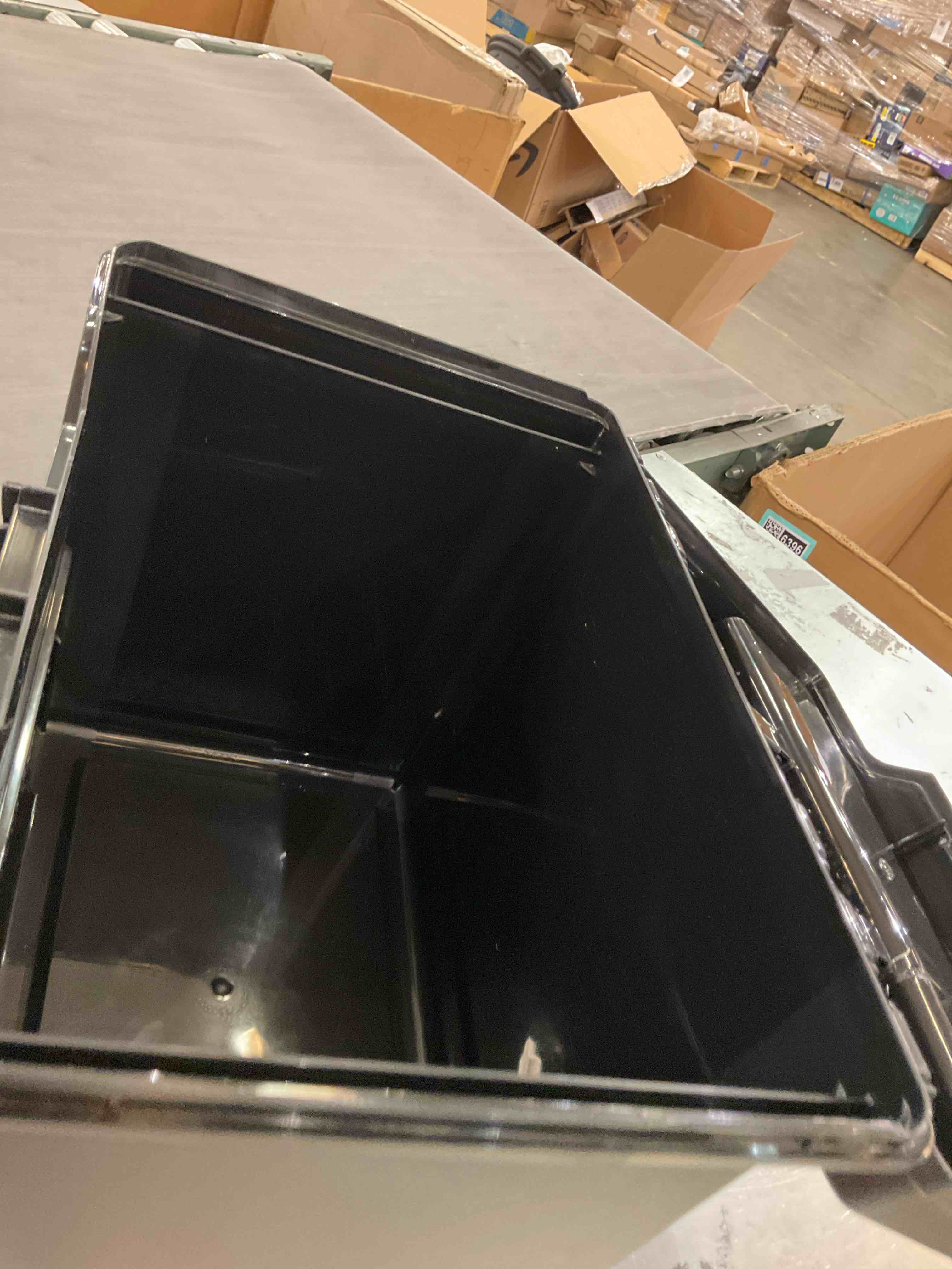 https://s3.amazonaws.com/lotting-images-prod/bidfta/PPE2580050_1745428570402.jpeg