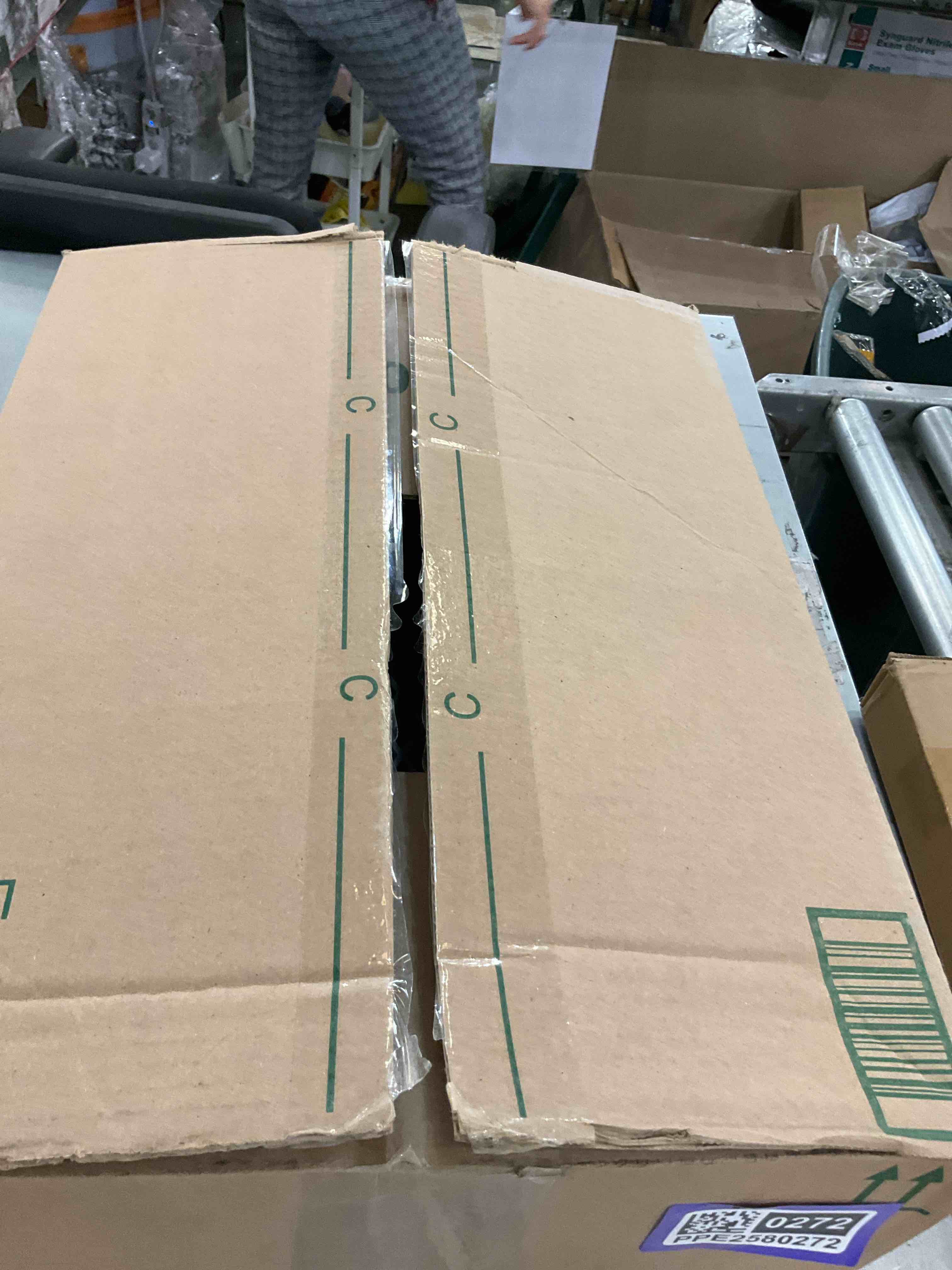 https://s3.amazonaws.com/lotting-images-prod/bidfta/PPE2580272_1745421624631.jpeg
