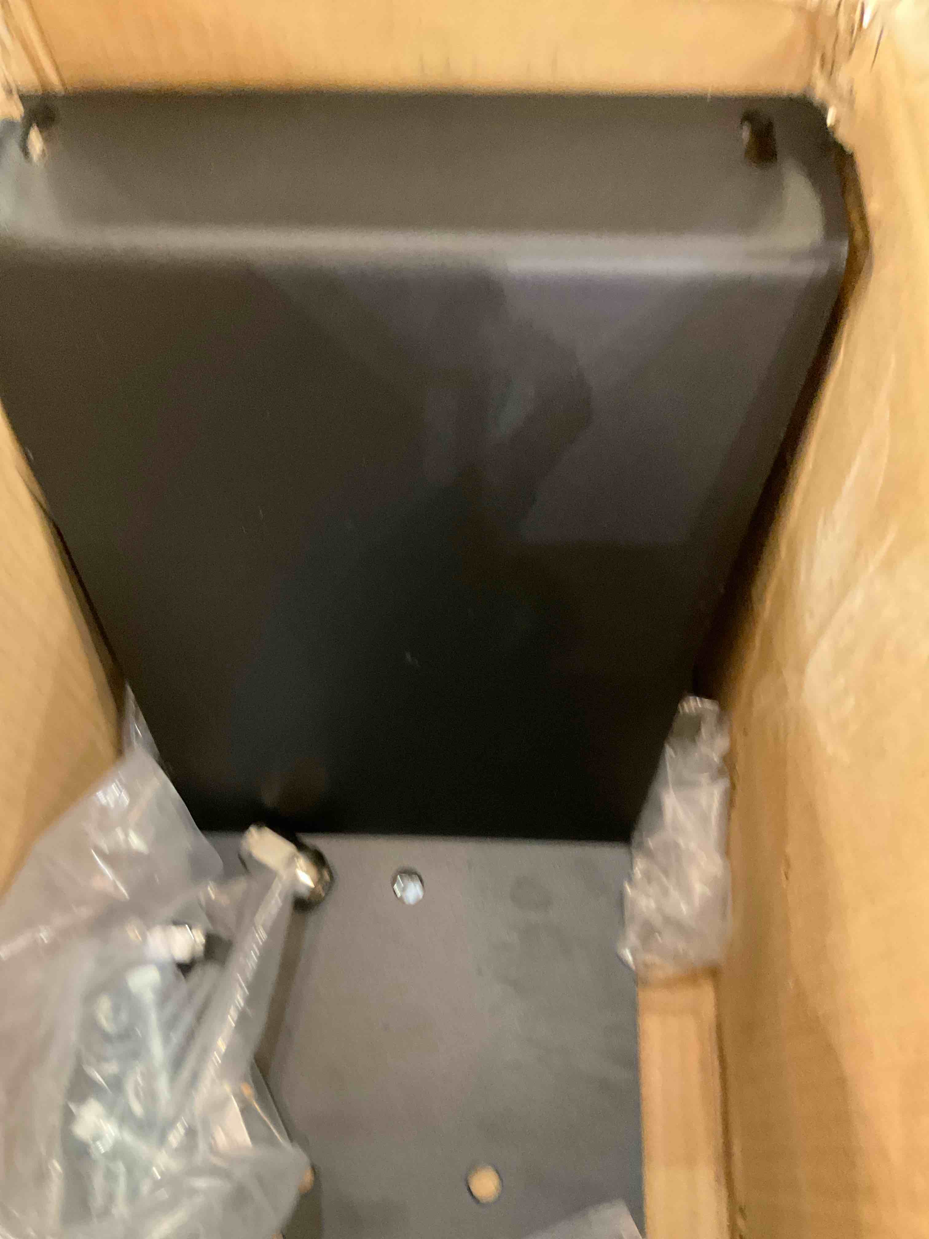 https://s3.amazonaws.com/lotting-images-prod/bidfta/PPE2580540_1745430045894.jpeg