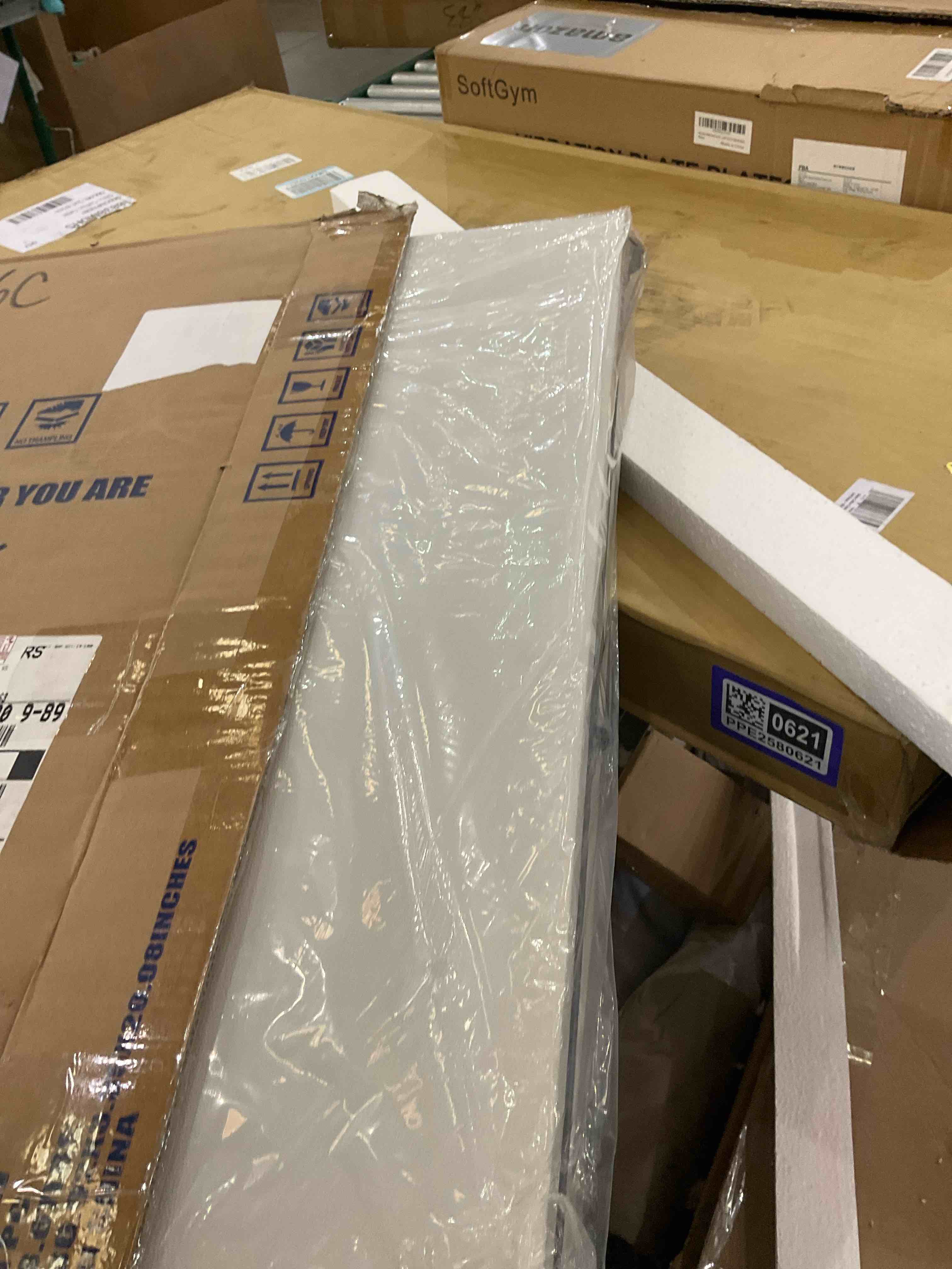 https://s3.amazonaws.com/lotting-images-prod/bidfta/PPE2580622_1745432552981.jpeg