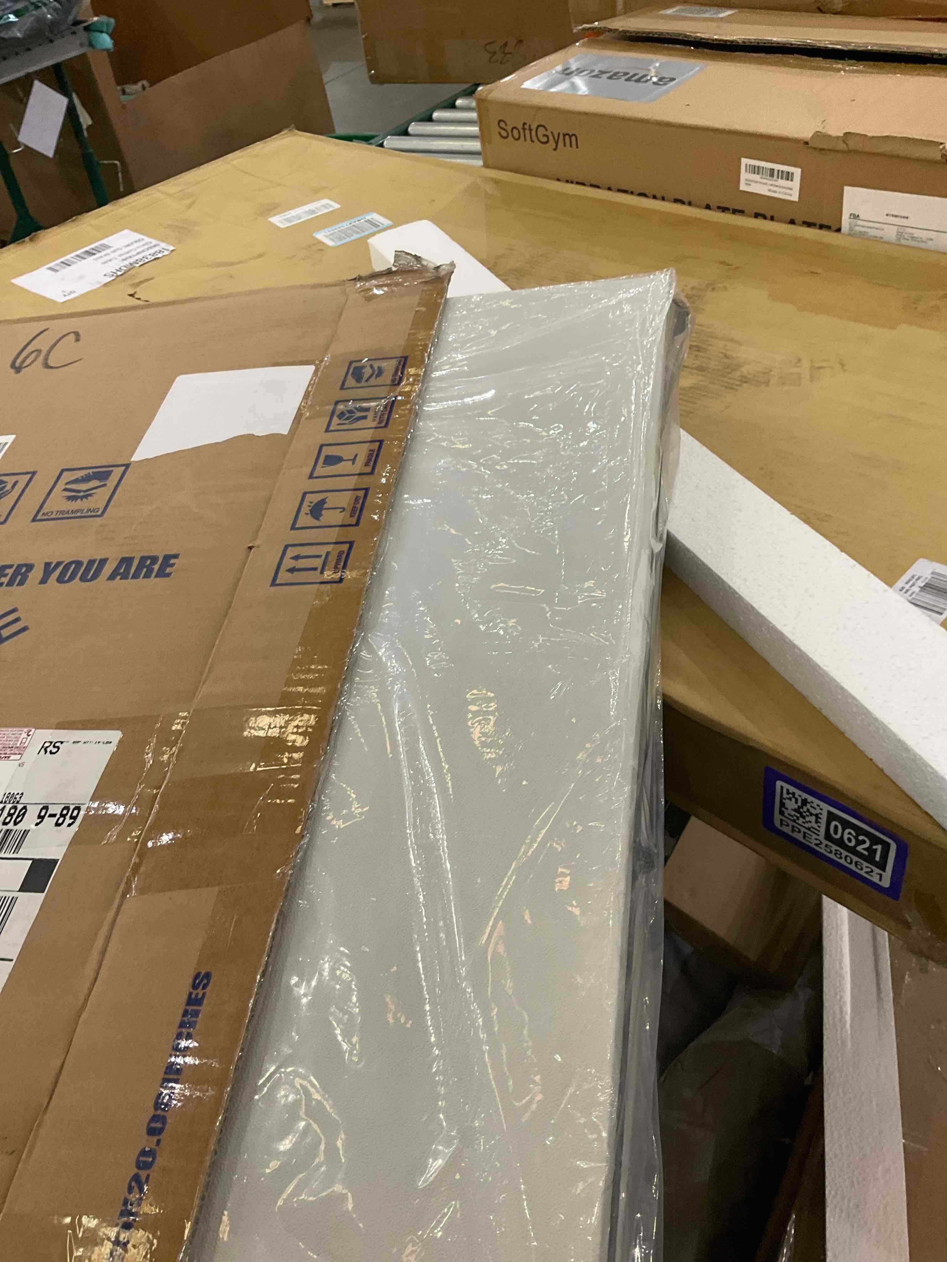 https://s3.amazonaws.com/lotting-images-prod/bidfta/PPE2580622_1745432553785.jpeg