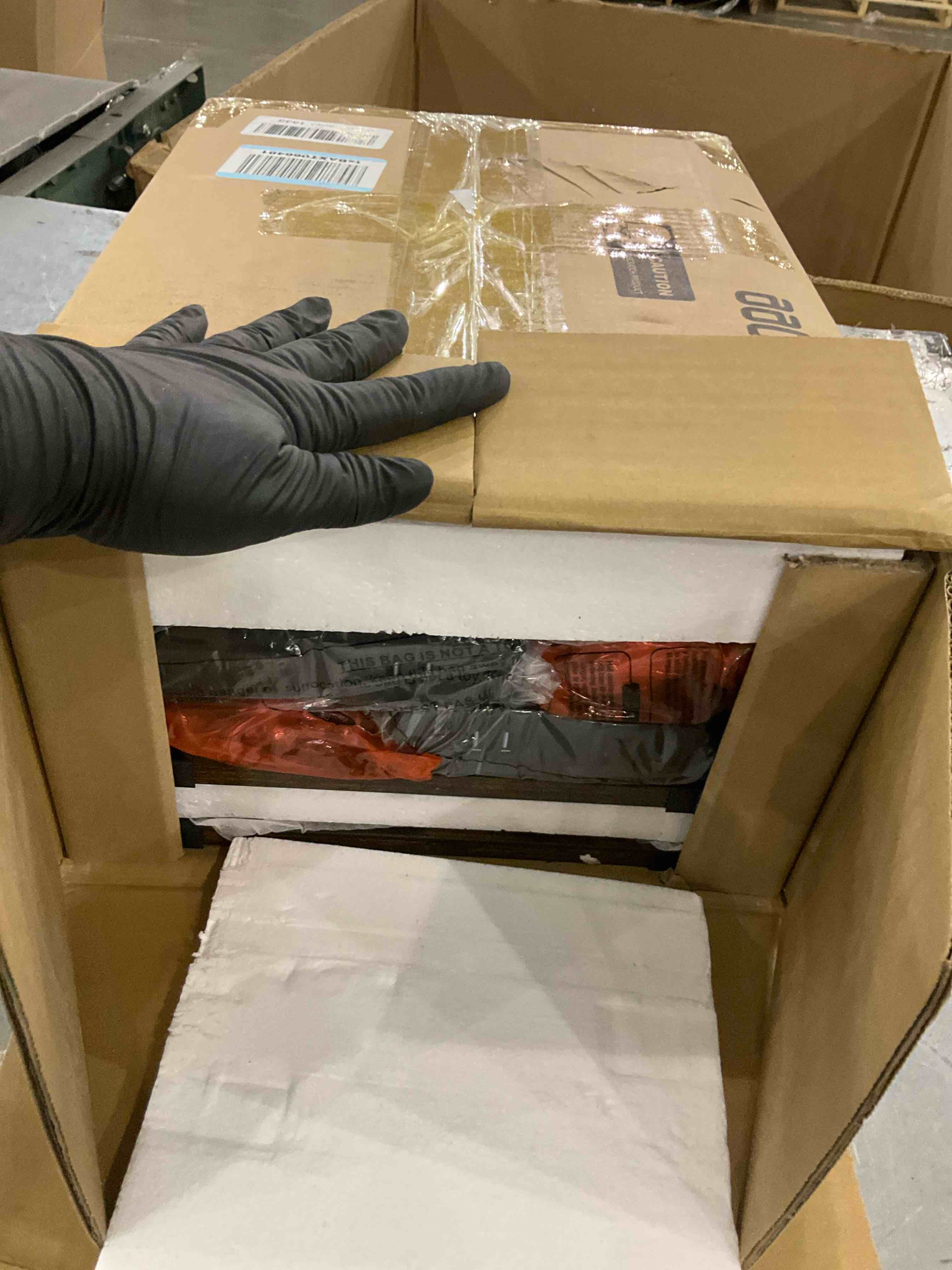https://s3.amazonaws.com/lotting-images-prod/bidfta/PPE2580905_1745494799431.jpeg