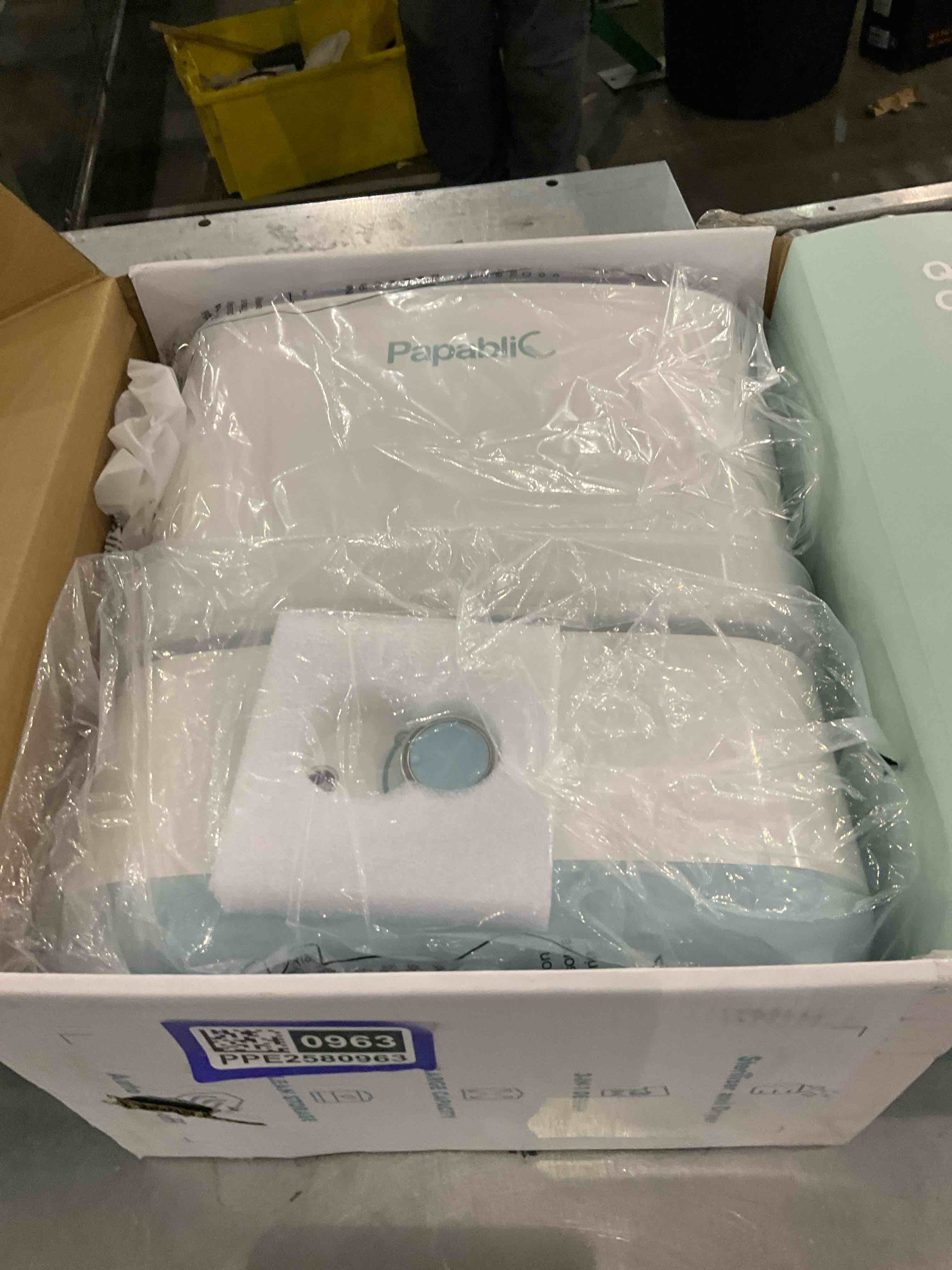 https://s3.amazonaws.com/lotting-images-prod/bidfta/PPE2580963_1745496126662.jpeg