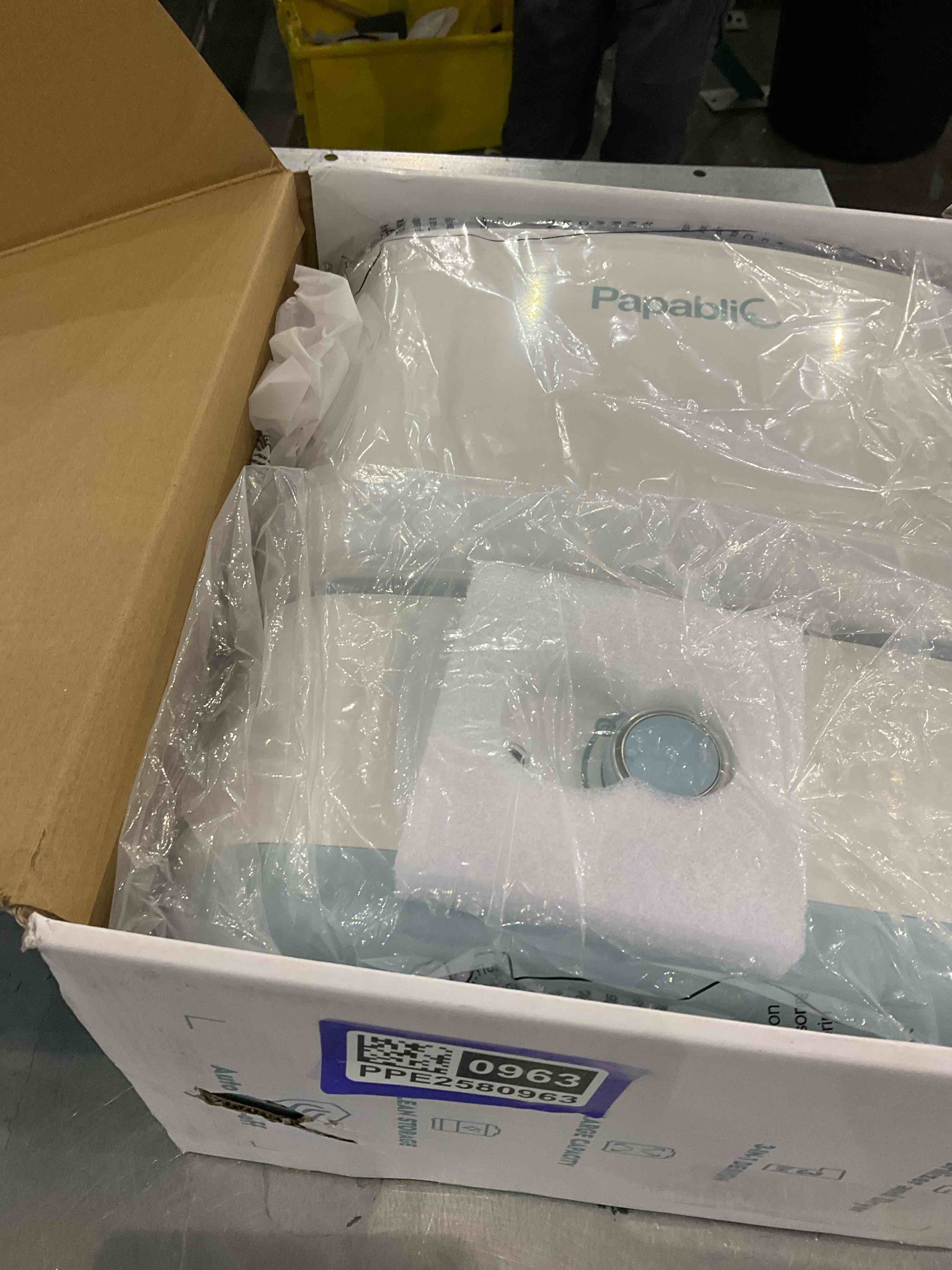 https://s3.amazonaws.com/lotting-images-prod/bidfta/PPE2580963_1745496127728.jpeg