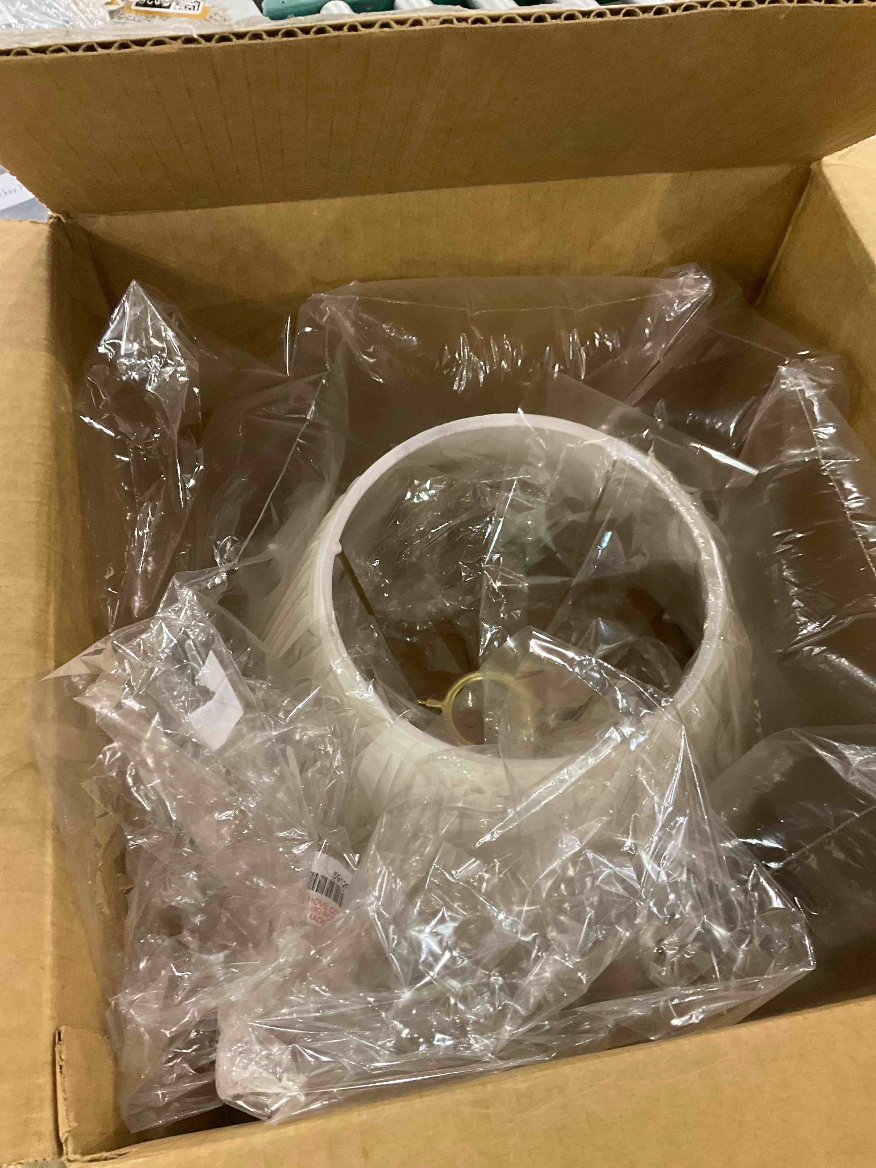 https://s3.amazonaws.com/lotting-images-prod/bidfta/PPE2580968_1745496226364.jpeg