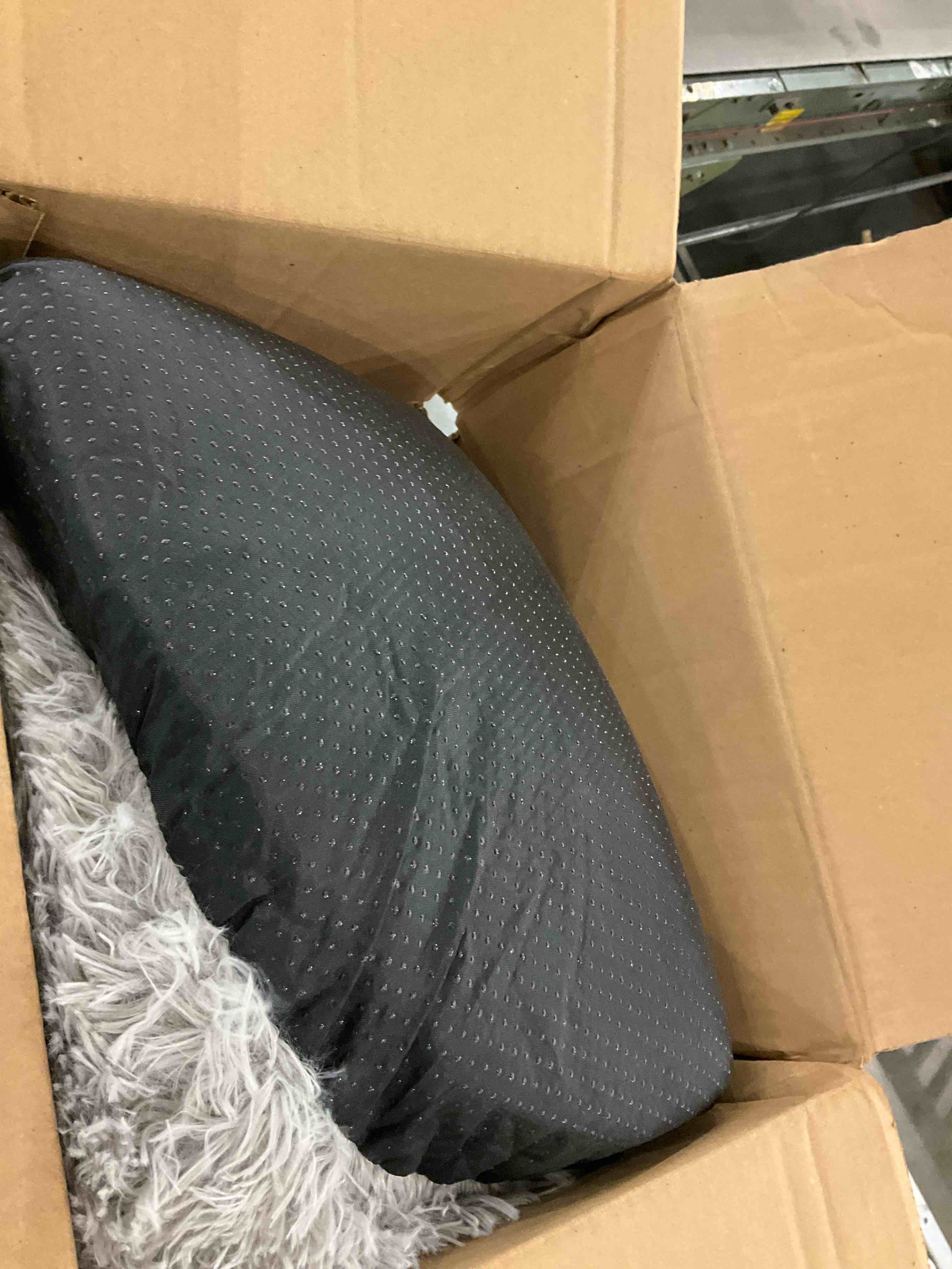 https://s3.amazonaws.com/lotting-images-prod/bidfta/PPE2580971_1745496315109.jpeg