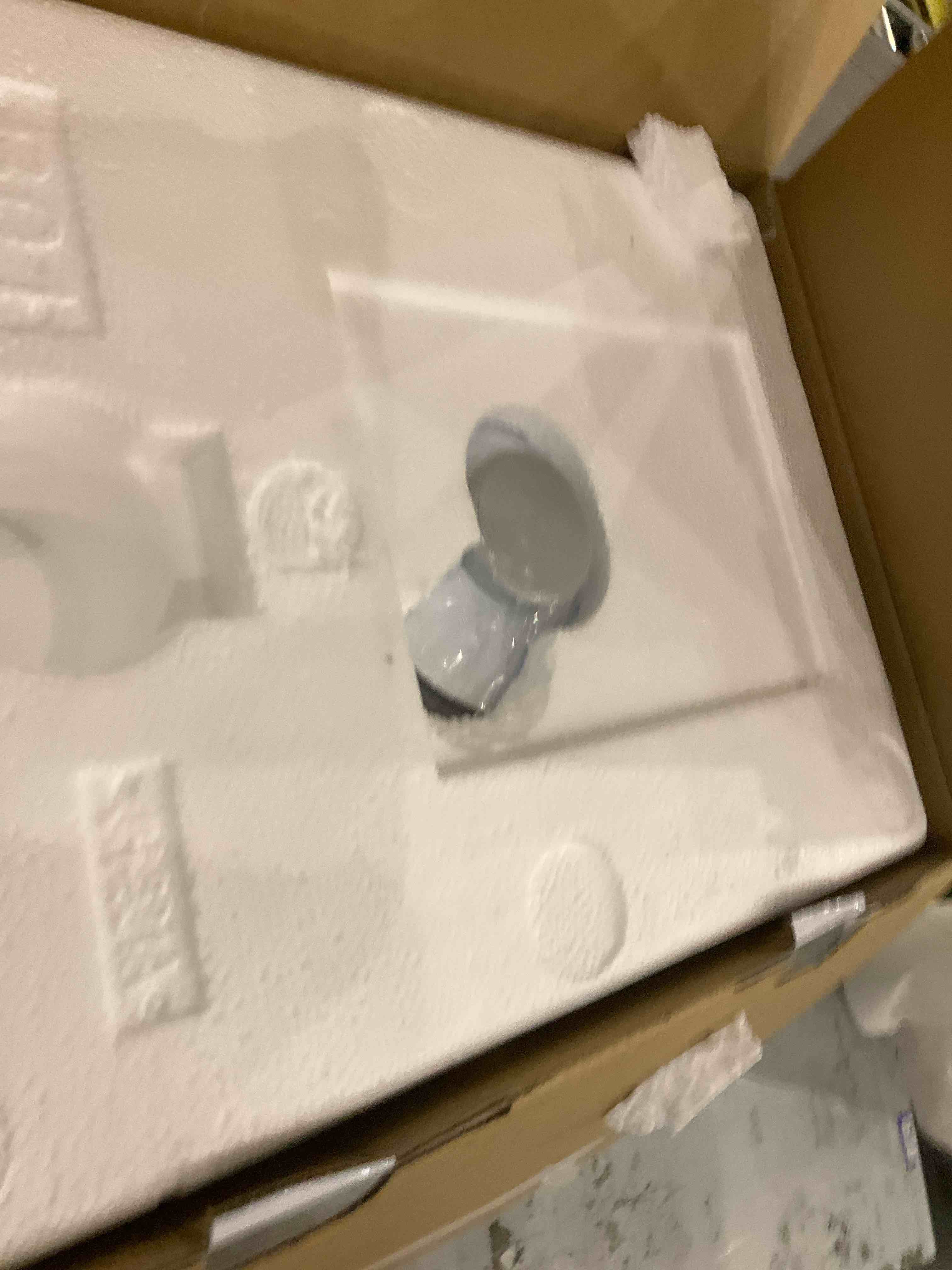 https://s3.amazonaws.com/lotting-images-prod/bidfta/PPE2581061_1745497574910.jpeg