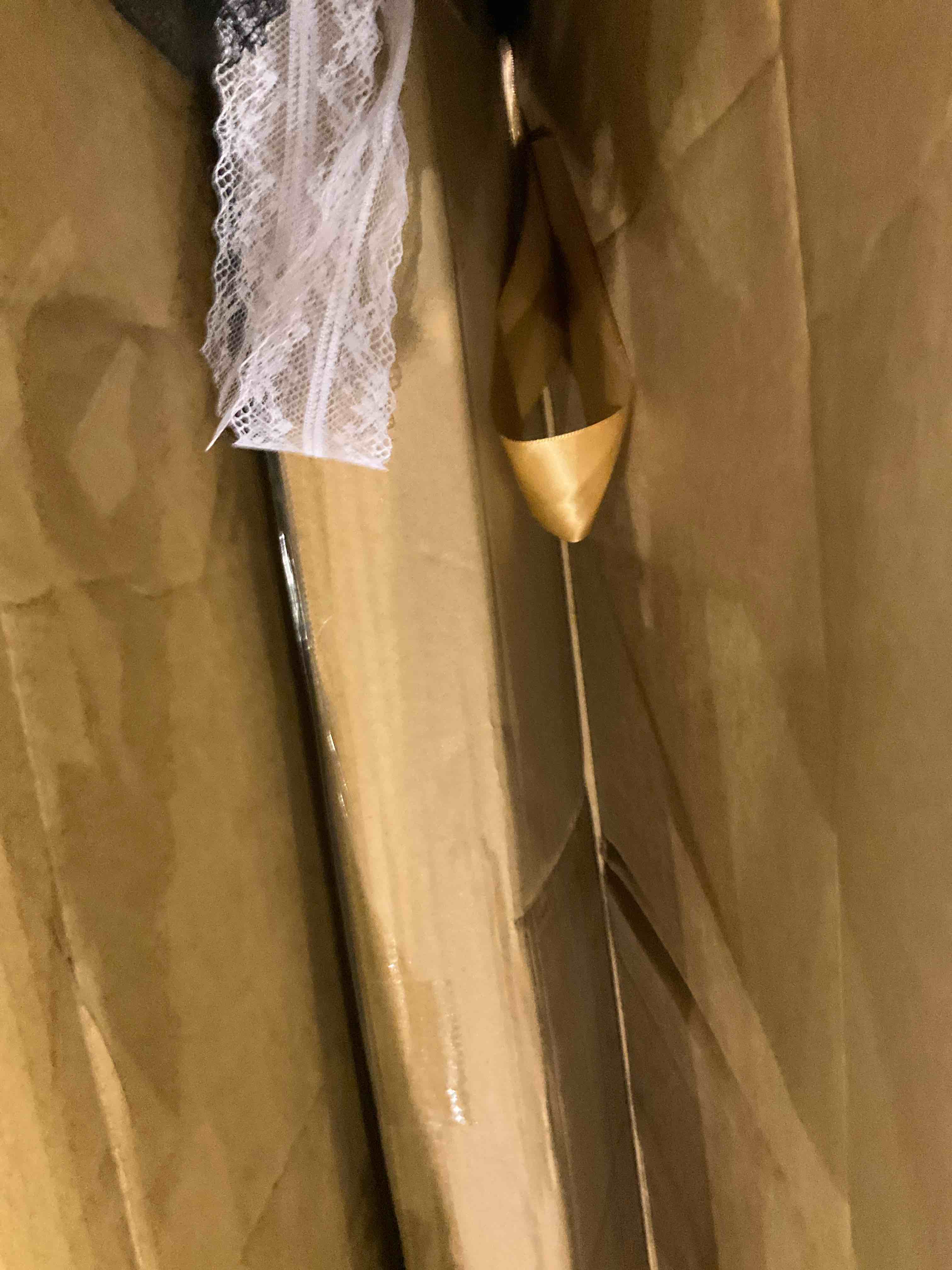 https://s3.amazonaws.com/lotting-images-prod/bidfta/PPE2581070_1745494813781.jpeg