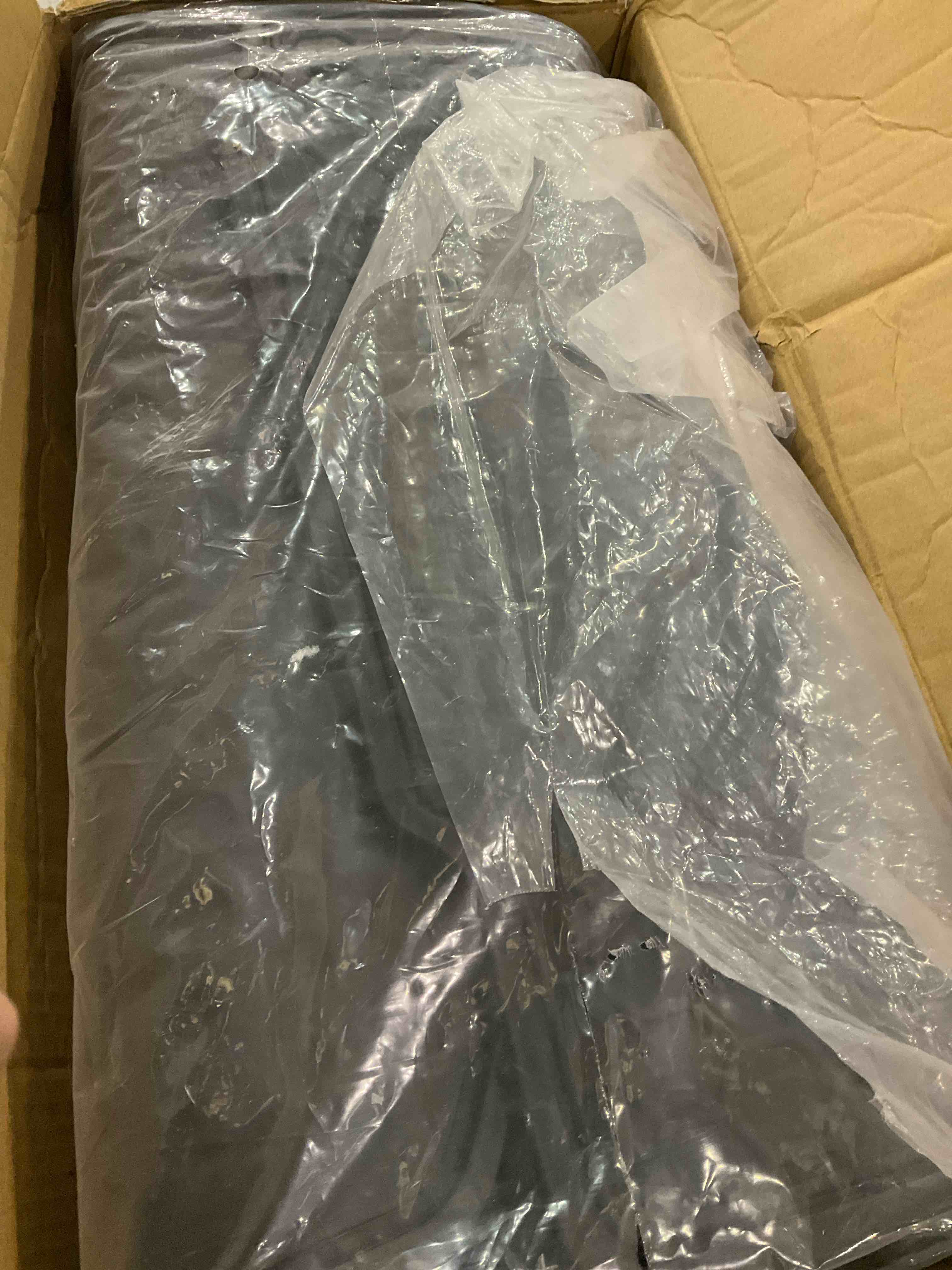 https://s3.amazonaws.com/lotting-images-prod/bidfta/PPE2581106_1745496561069.jpeg