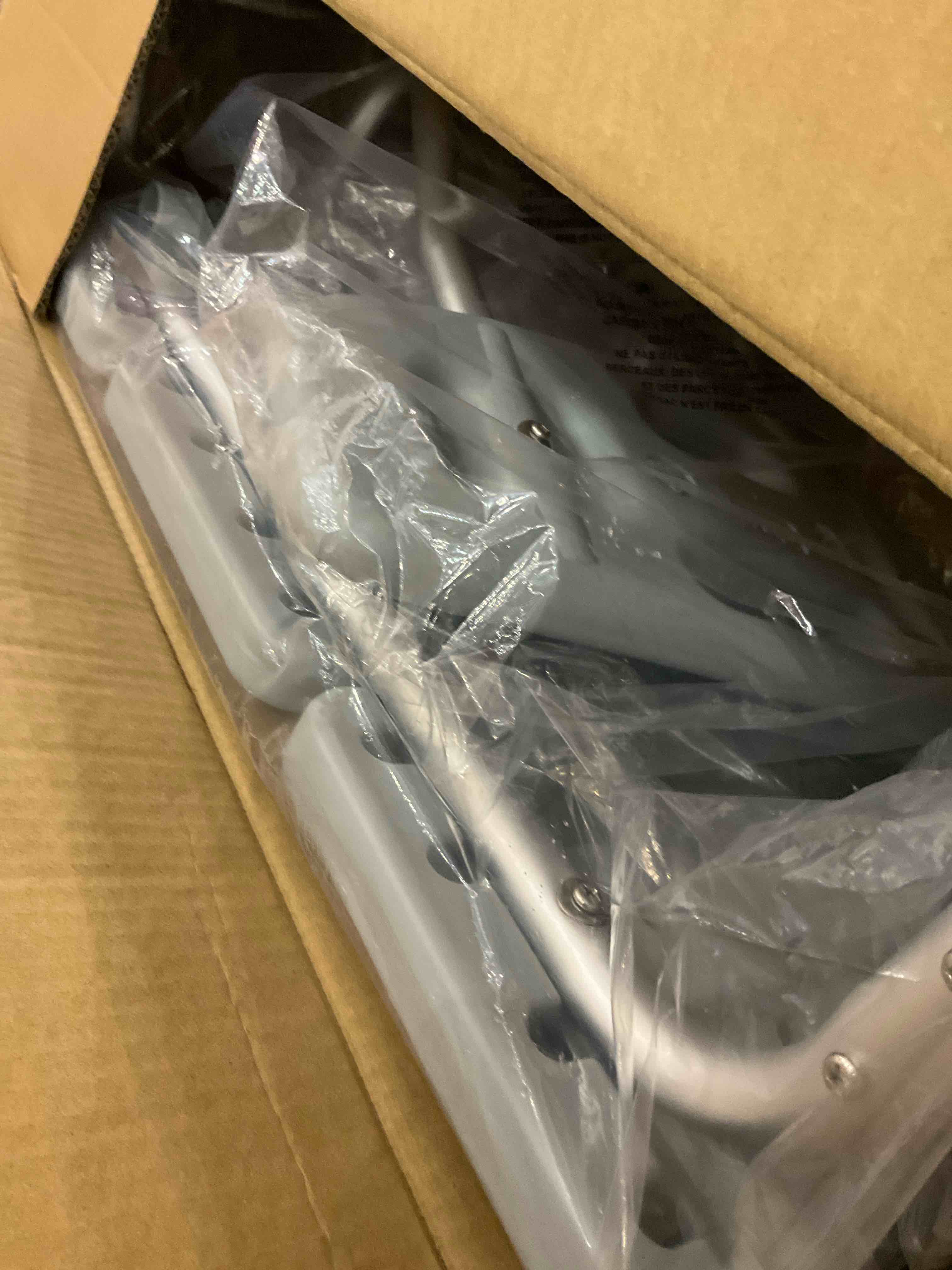 https://s3.amazonaws.com/lotting-images-prod/bidfta/PPE2581133_1745499006091.jpeg