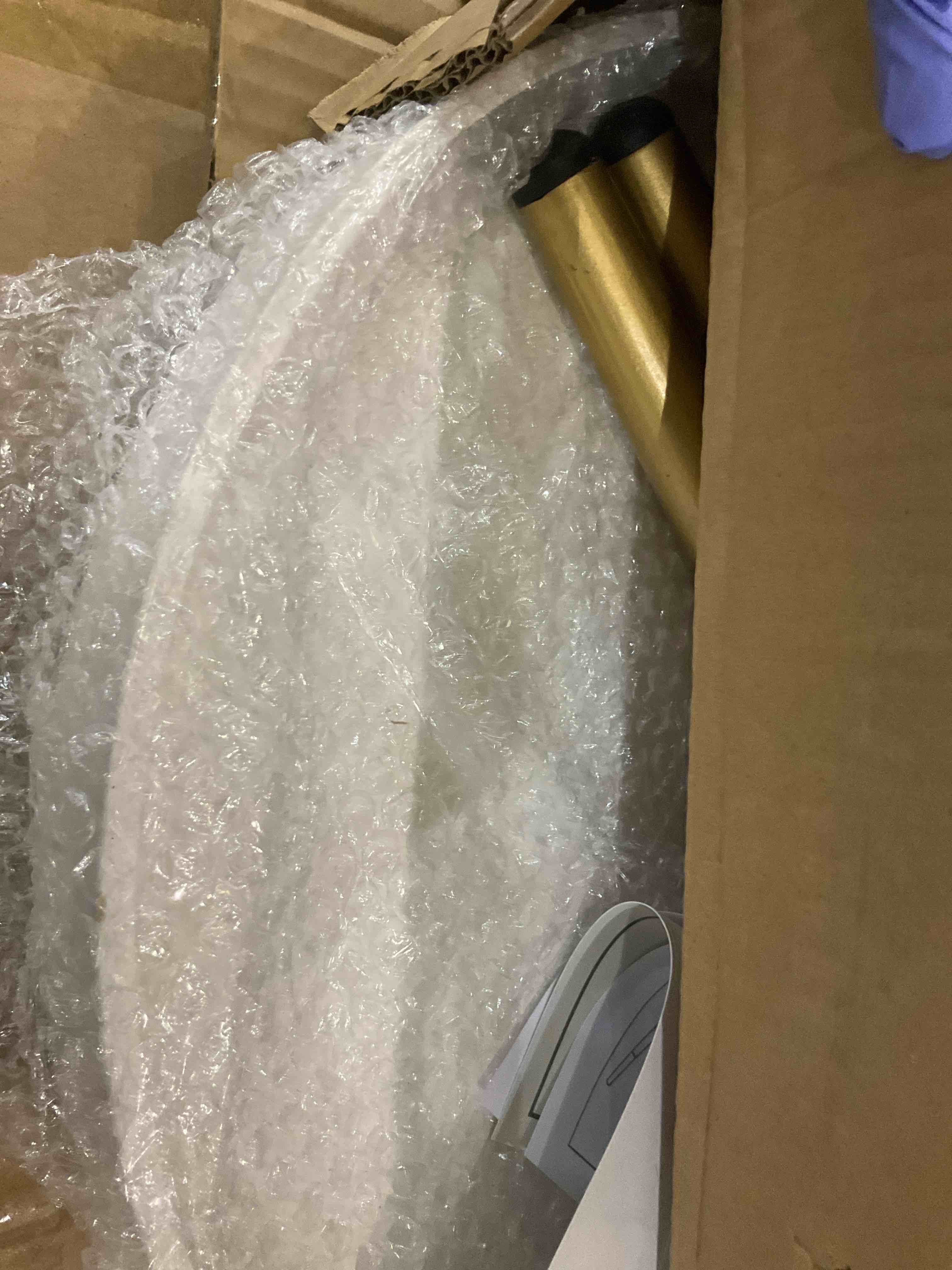 https://s3.amazonaws.com/lotting-images-prod/bidfta/PPE2581211_1745499126656.jpeg