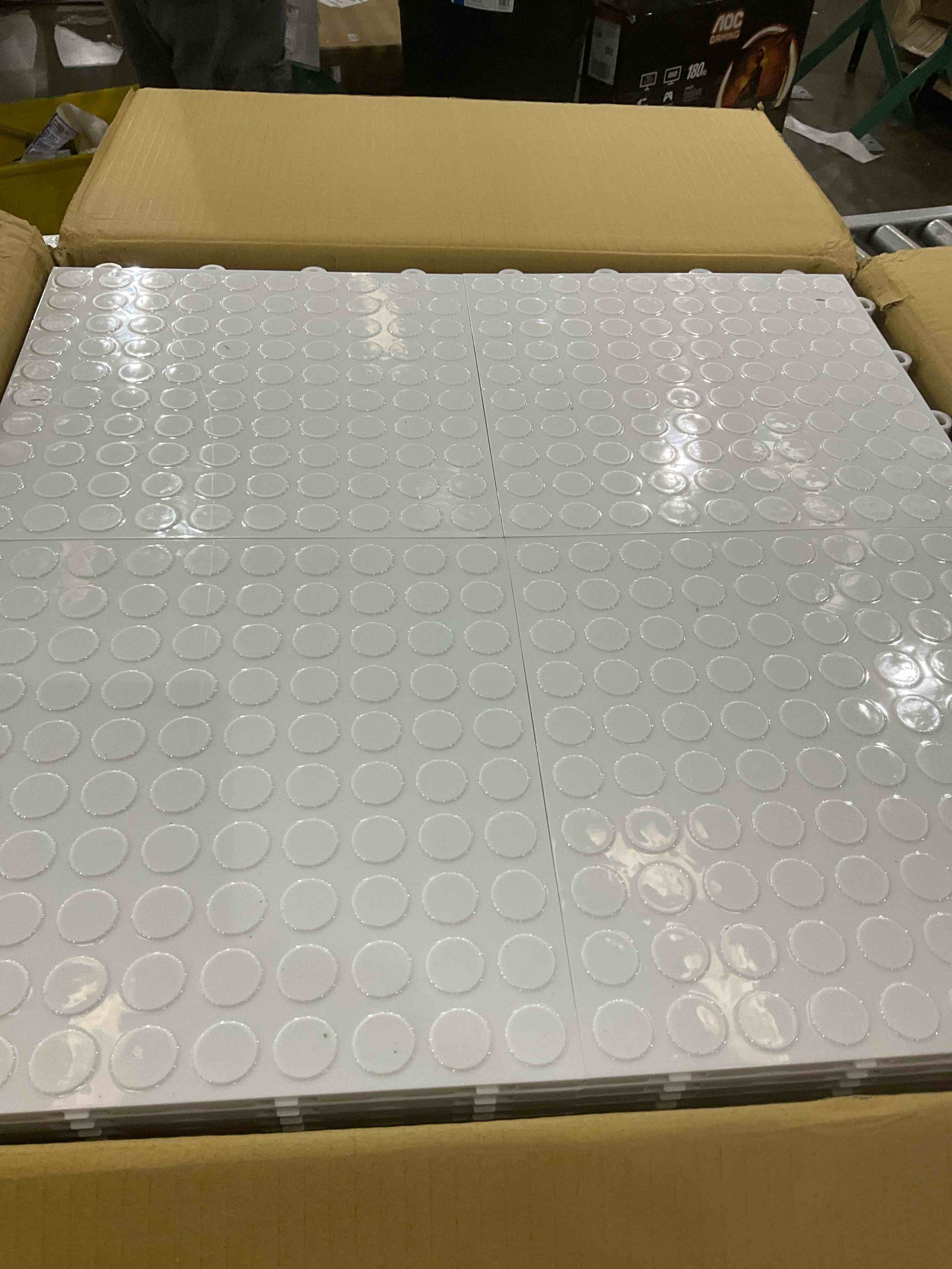https://s3.amazonaws.com/lotting-images-prod/bidfta/PPE2581223_1745498937582.jpeg