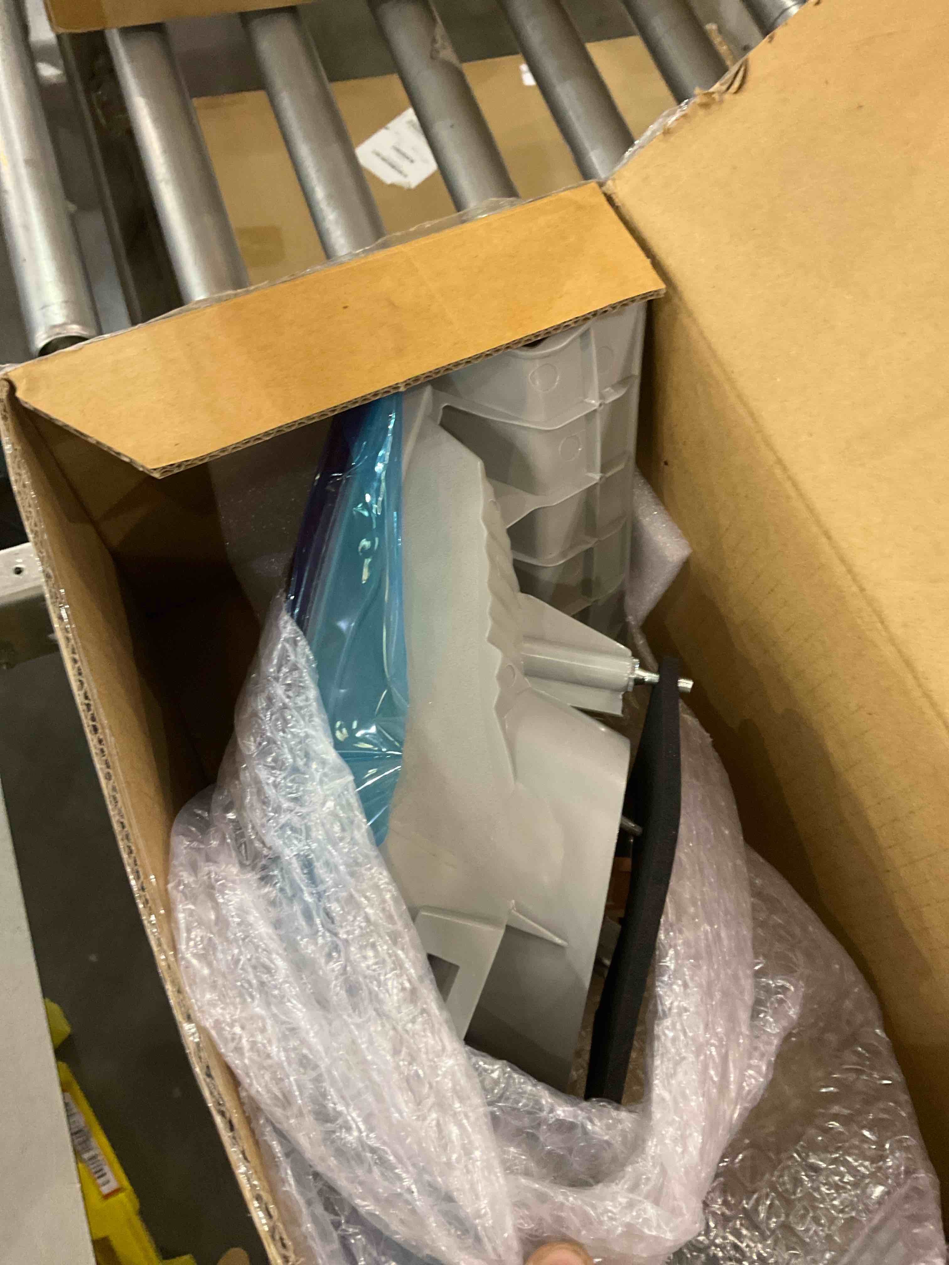 https://s3.amazonaws.com/lotting-images-prod/bidfta/PPE2581375_1745503170668.jpeg