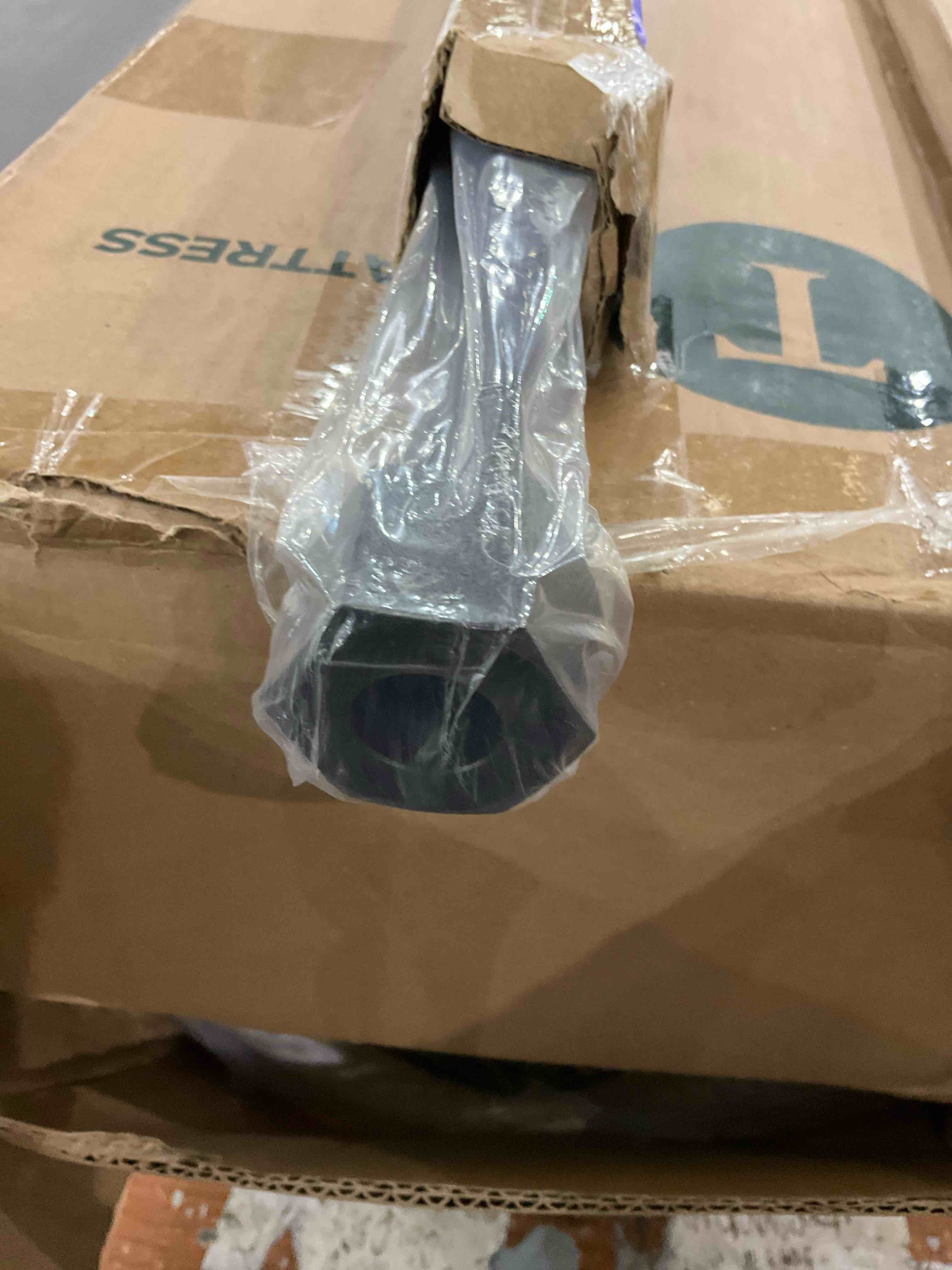 https://s3.amazonaws.com/lotting-images-prod/bidfta/PPE2581679_1745506898592.jpeg