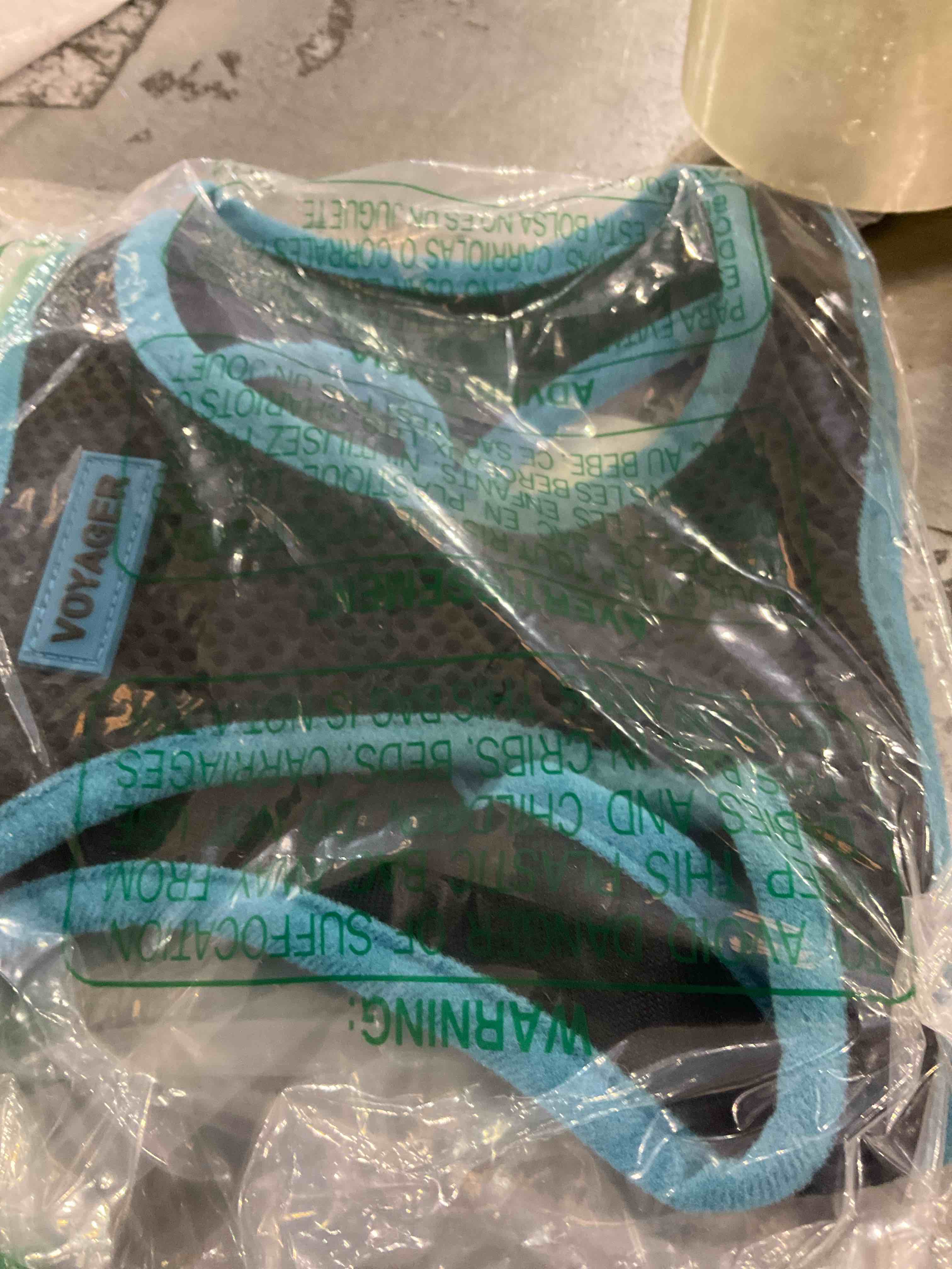 https://s3.amazonaws.com/lotting-images-prod/bidfta/PPE2581797_1745515318972.jpeg