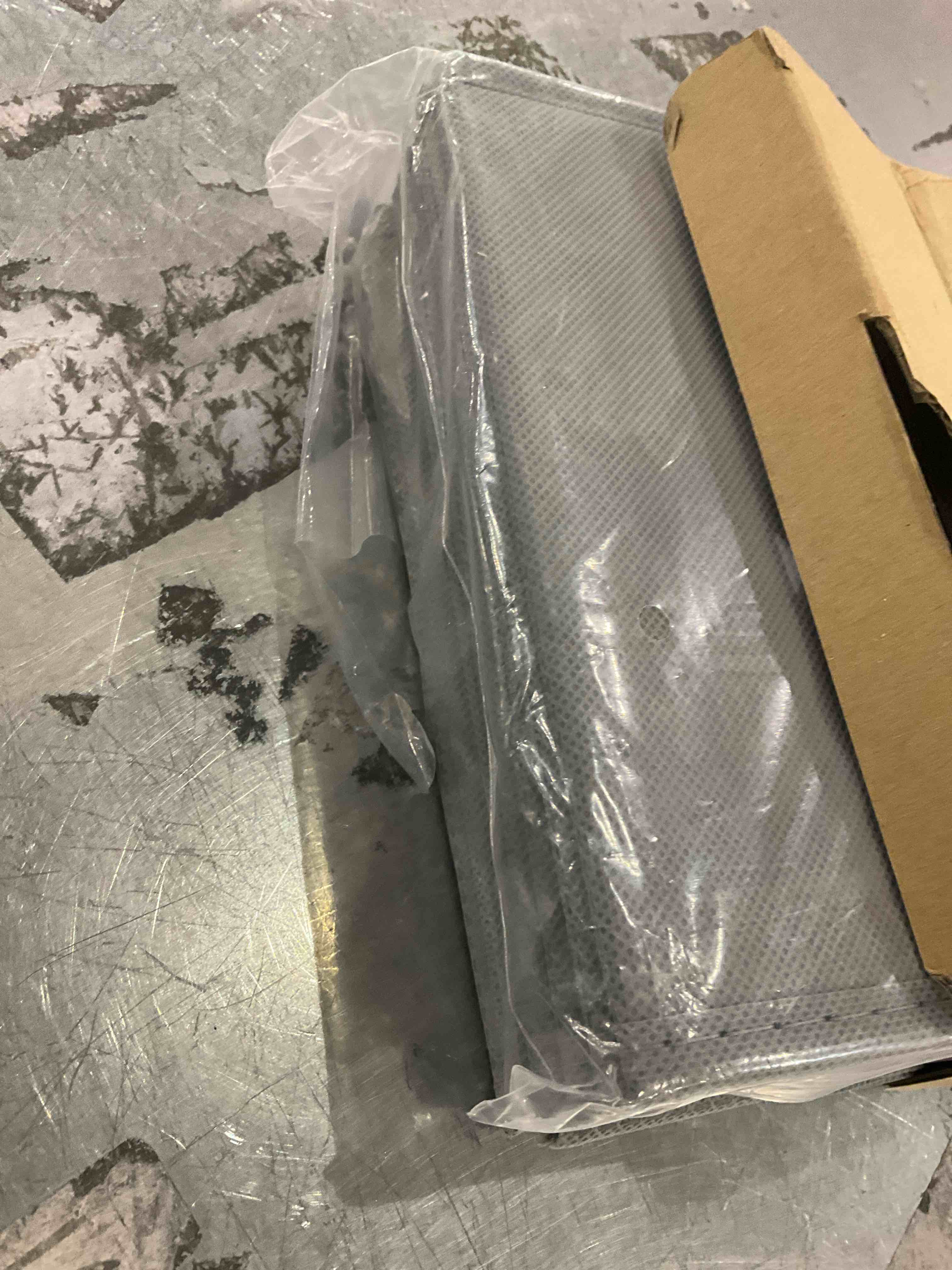 https://s3.amazonaws.com/lotting-images-prod/bidfta/PPE2581960_1745581611886.jpeg