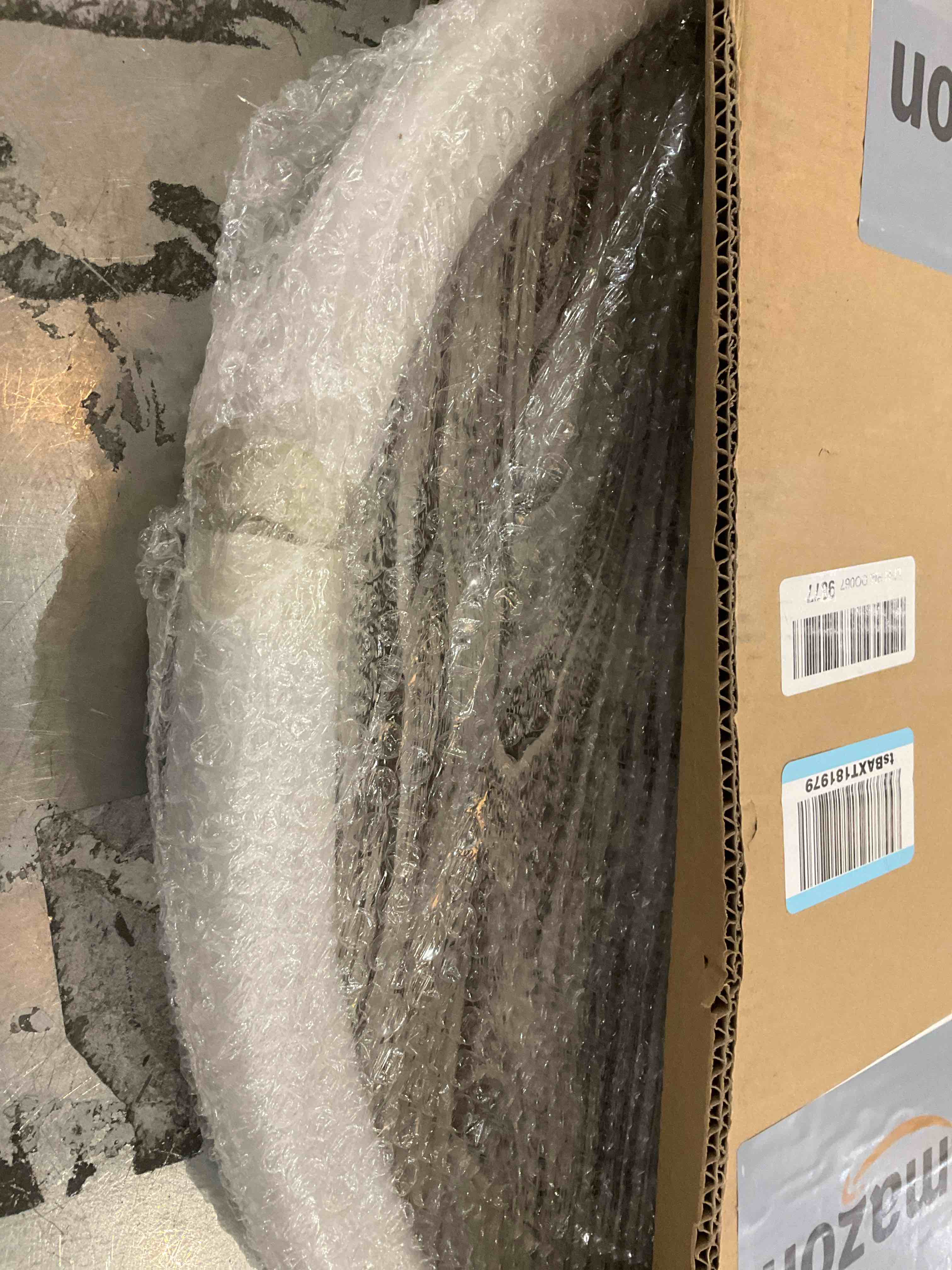 https://s3.amazonaws.com/lotting-images-prod/bidfta/PPE2582378_1745593219637.jpeg