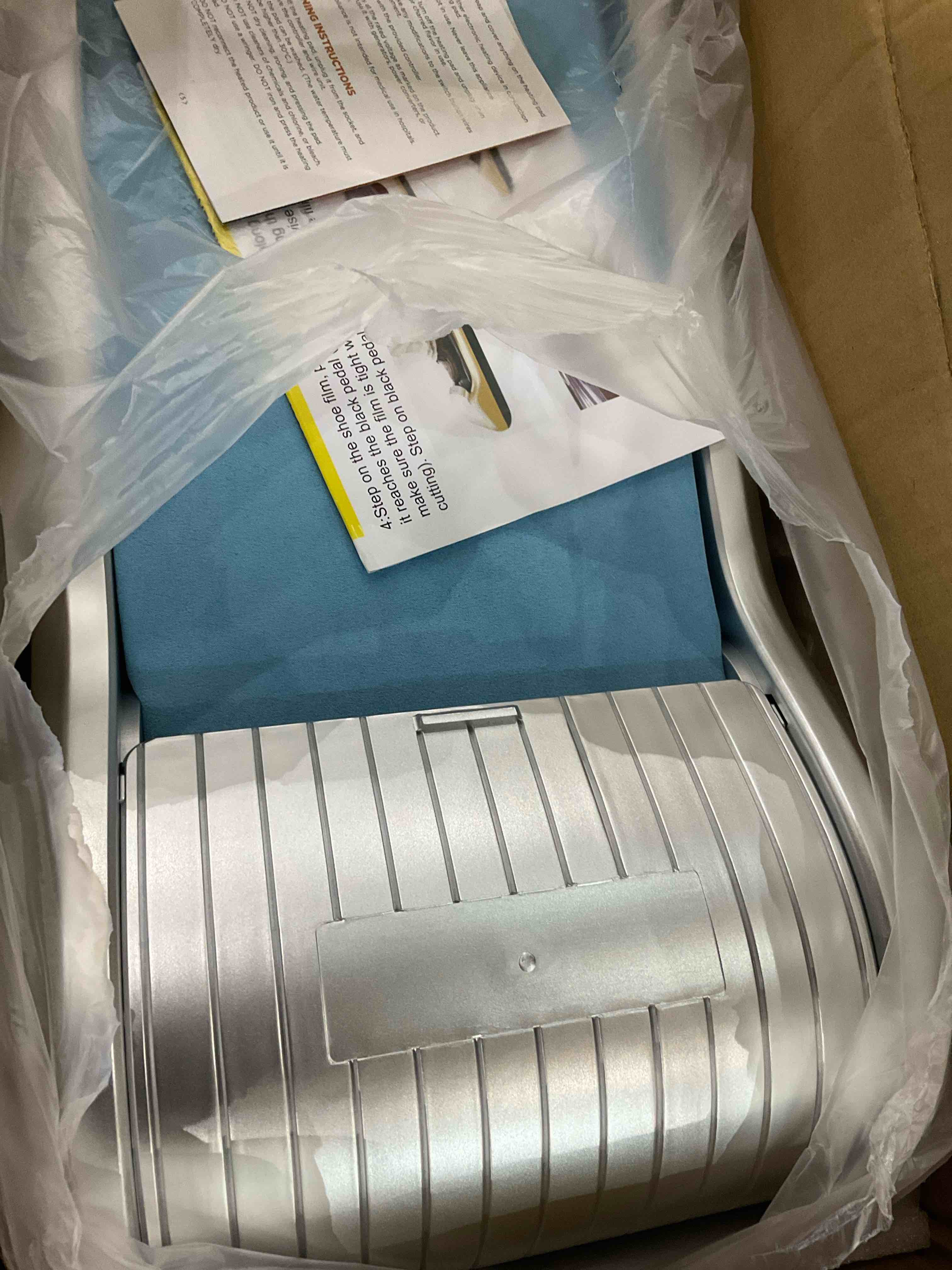 https://s3.amazonaws.com/lotting-images-prod/bidfta/PPE2582523_1745602964595.jpeg