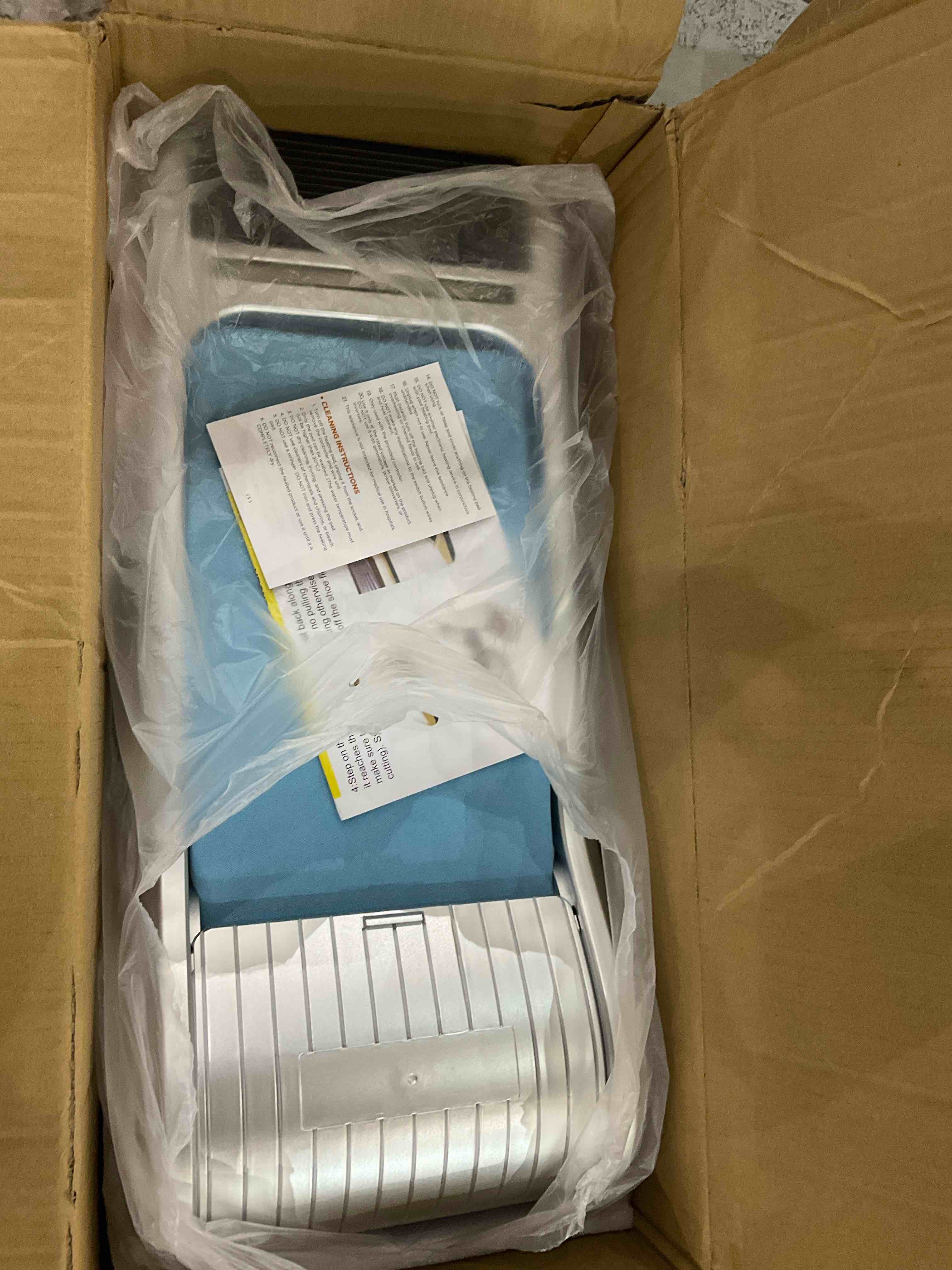 https://s3.amazonaws.com/lotting-images-prod/bidfta/PPE2582523_1745602966821.jpeg