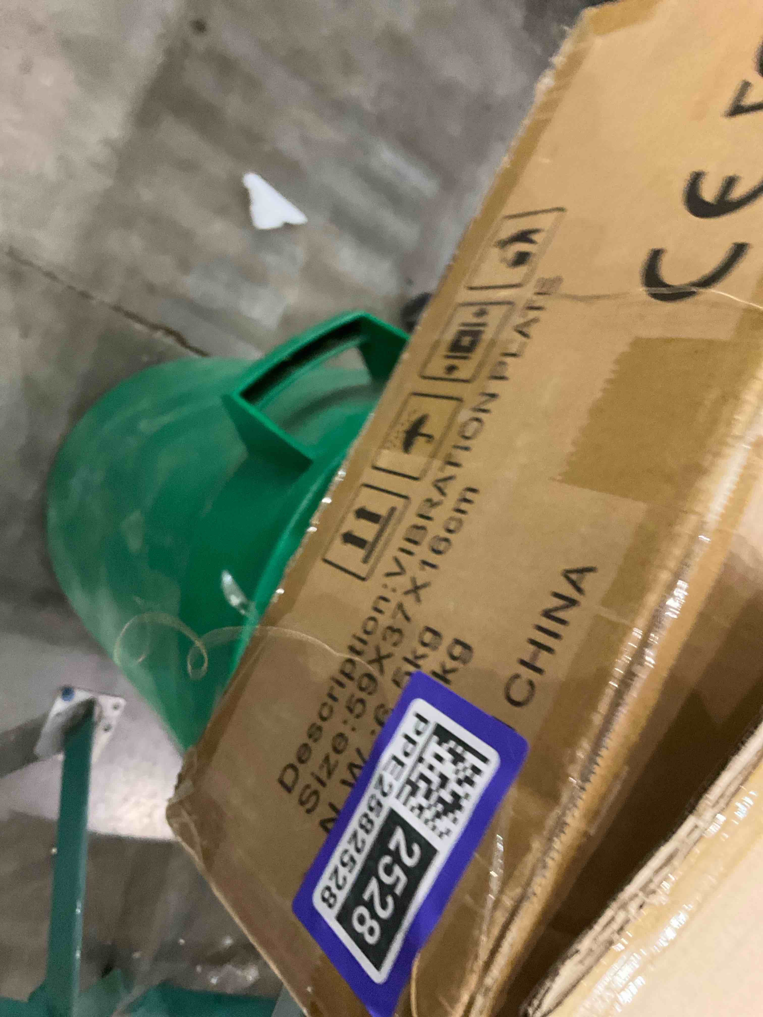 https://s3.amazonaws.com/lotting-images-prod/bidfta/PPE2582528_1745603279179.jpeg