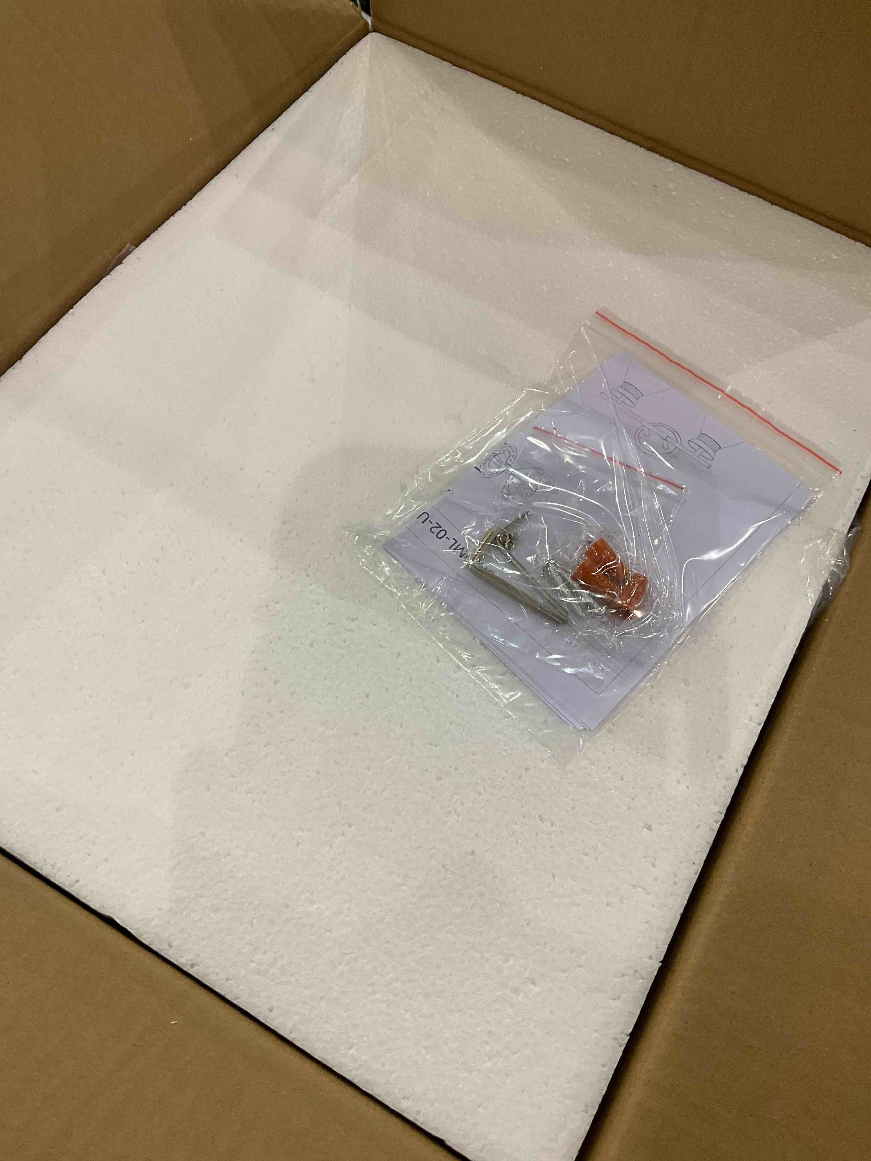 https://s3.amazonaws.com/lotting-images-prod/bidfta/PPE2582571_1745842845671.jpeg