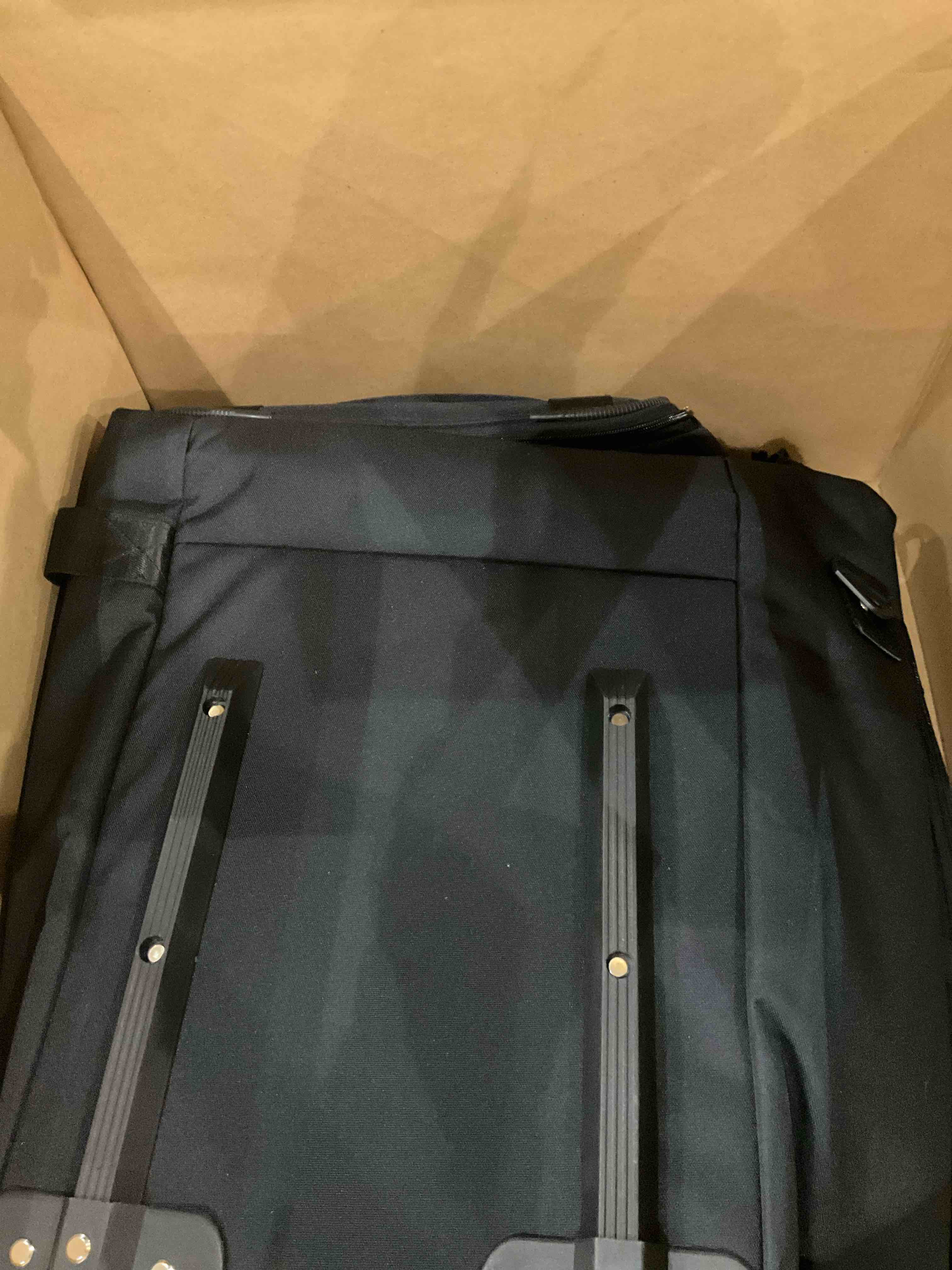 https://s3.amazonaws.com/lotting-images-prod/bidfta/PPE2582738_1745842335988.jpeg