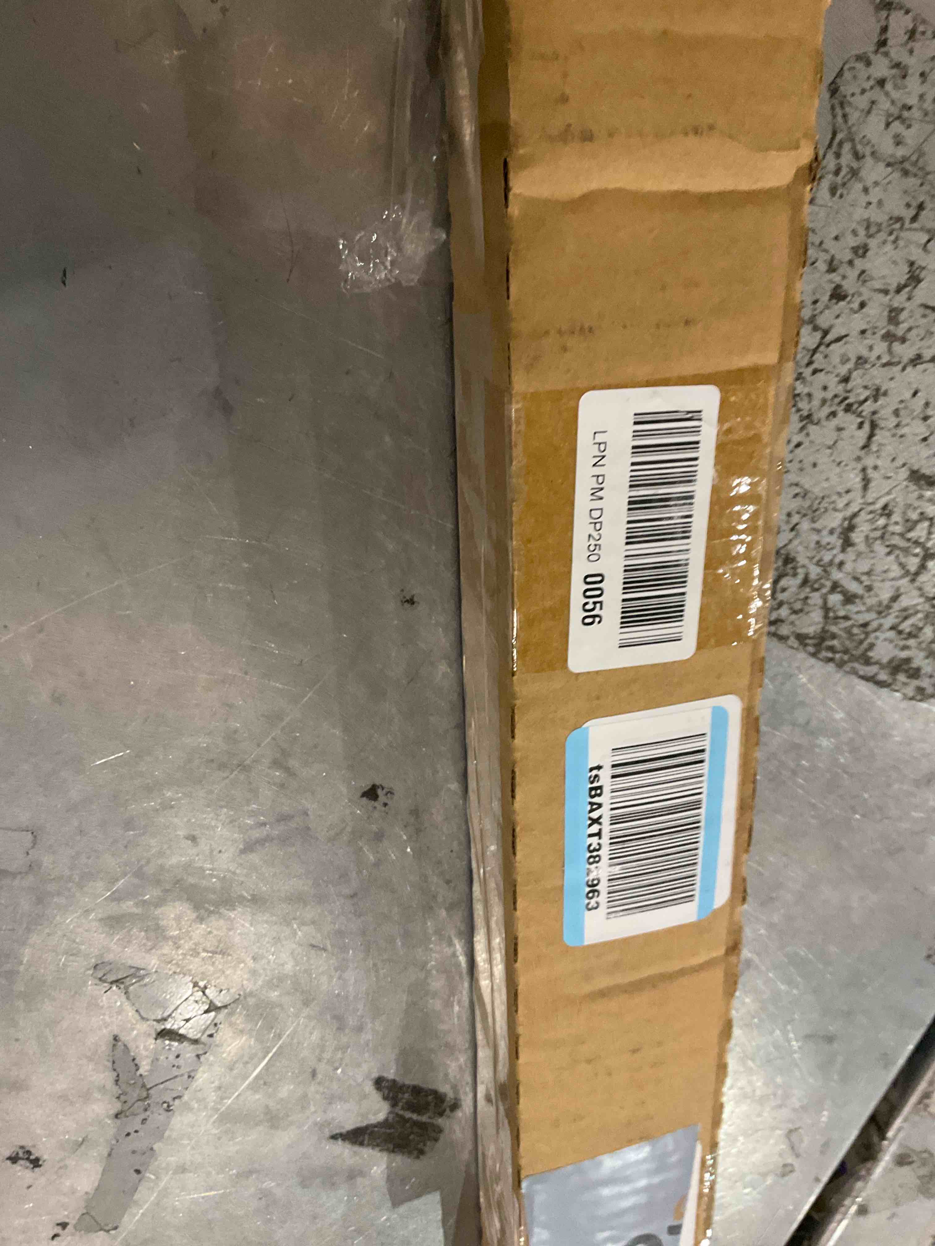 https://s3.amazonaws.com/lotting-images-prod/bidfta/PPE2582797_1745844081901.jpeg