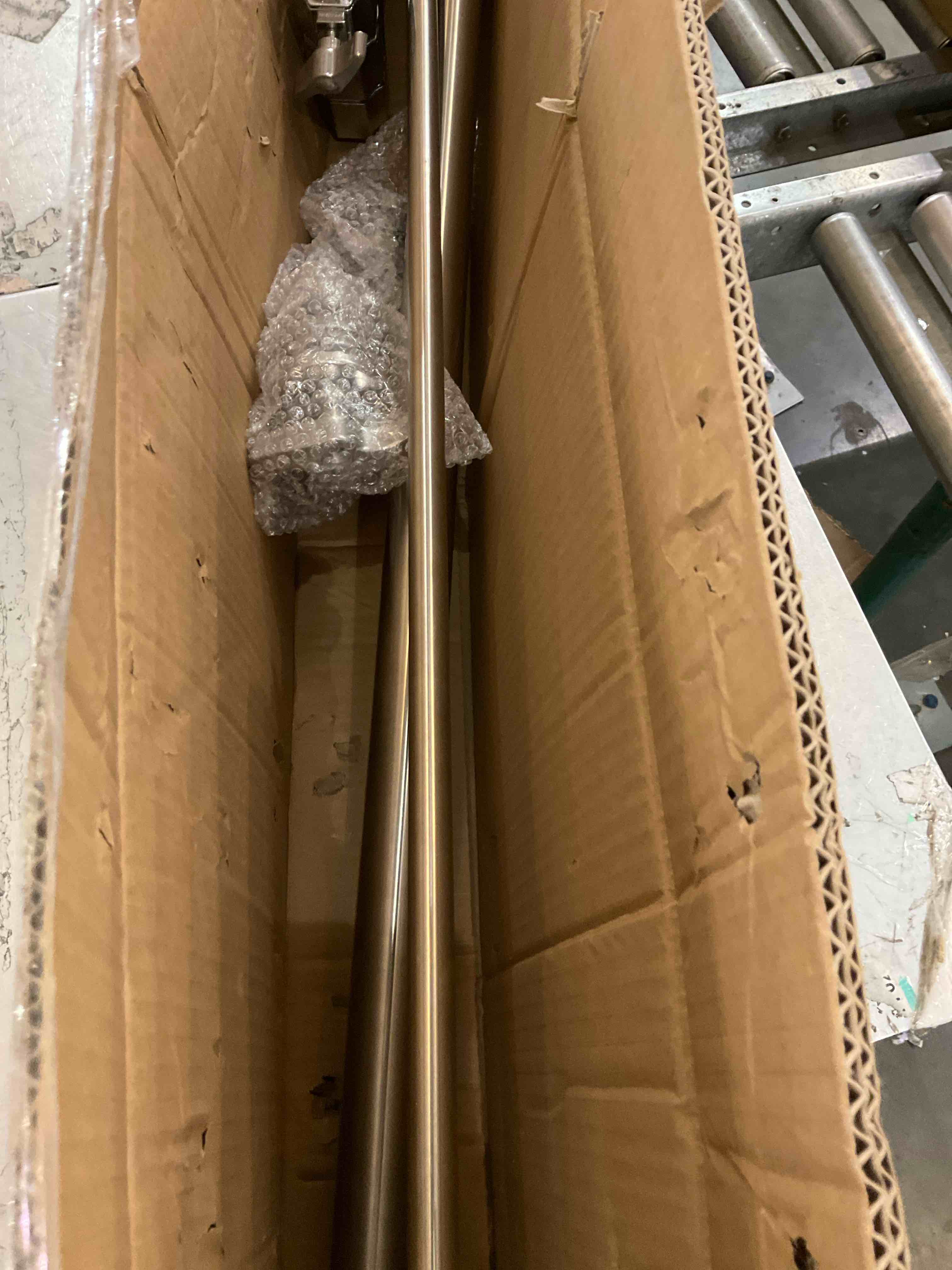 https://s3.amazonaws.com/lotting-images-prod/bidfta/PPE2582941_1745852696919.jpeg