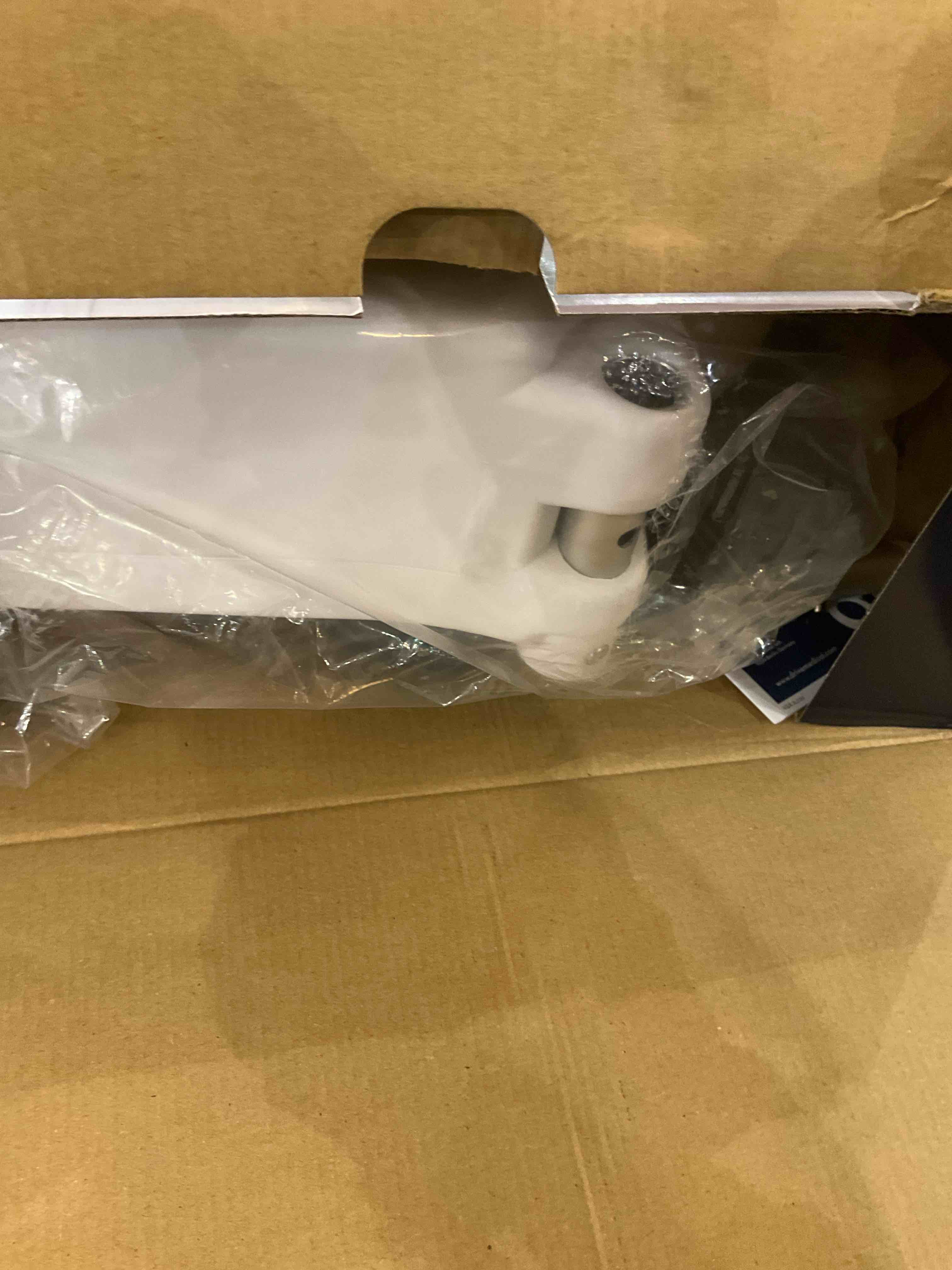 https://s3.amazonaws.com/lotting-images-prod/bidfta/PPE2582973_1745854336700.jpeg