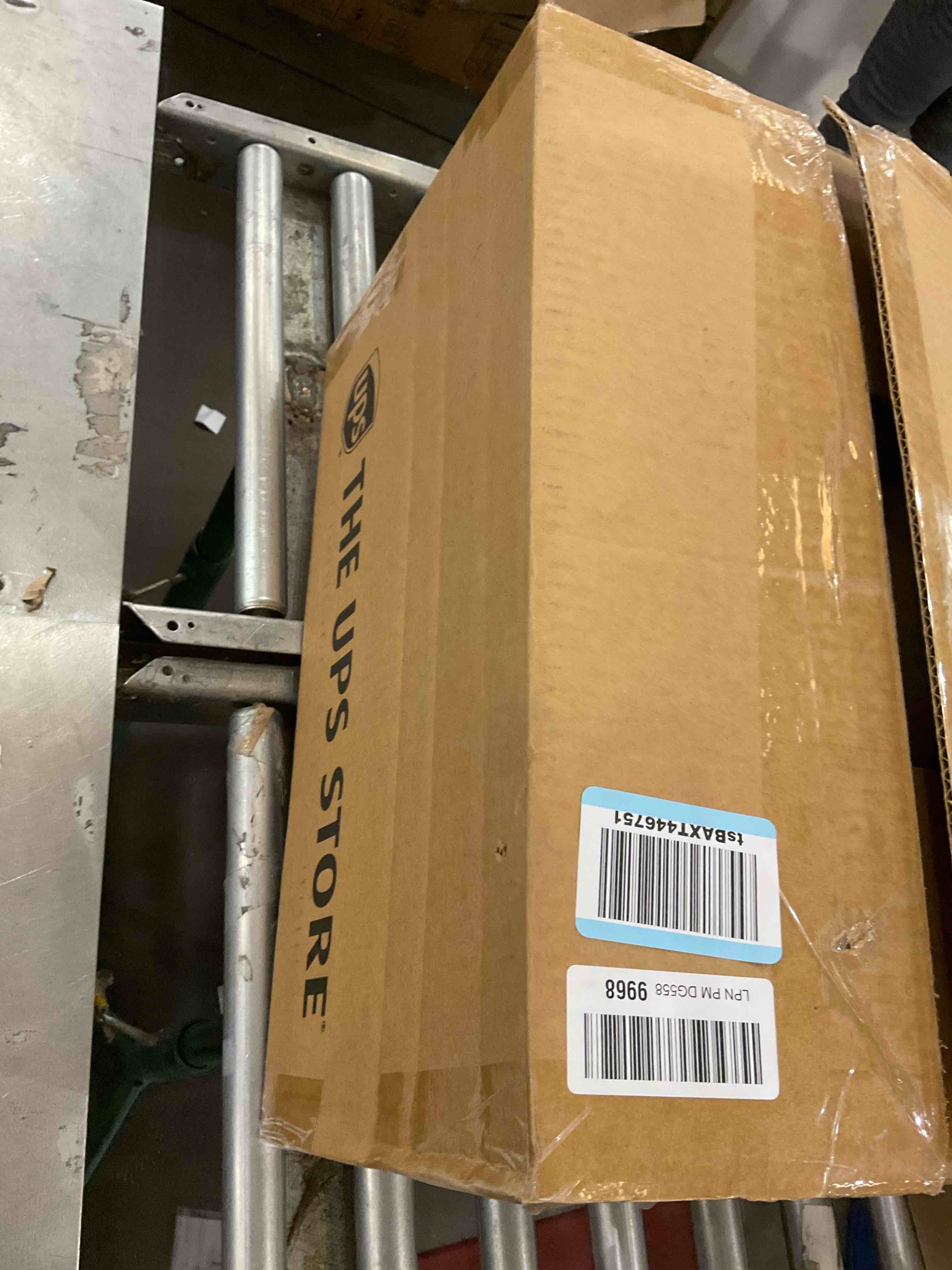 https://s3.amazonaws.com/lotting-images-prod/bidfta/PPE2582986_1745853896149.jpeg