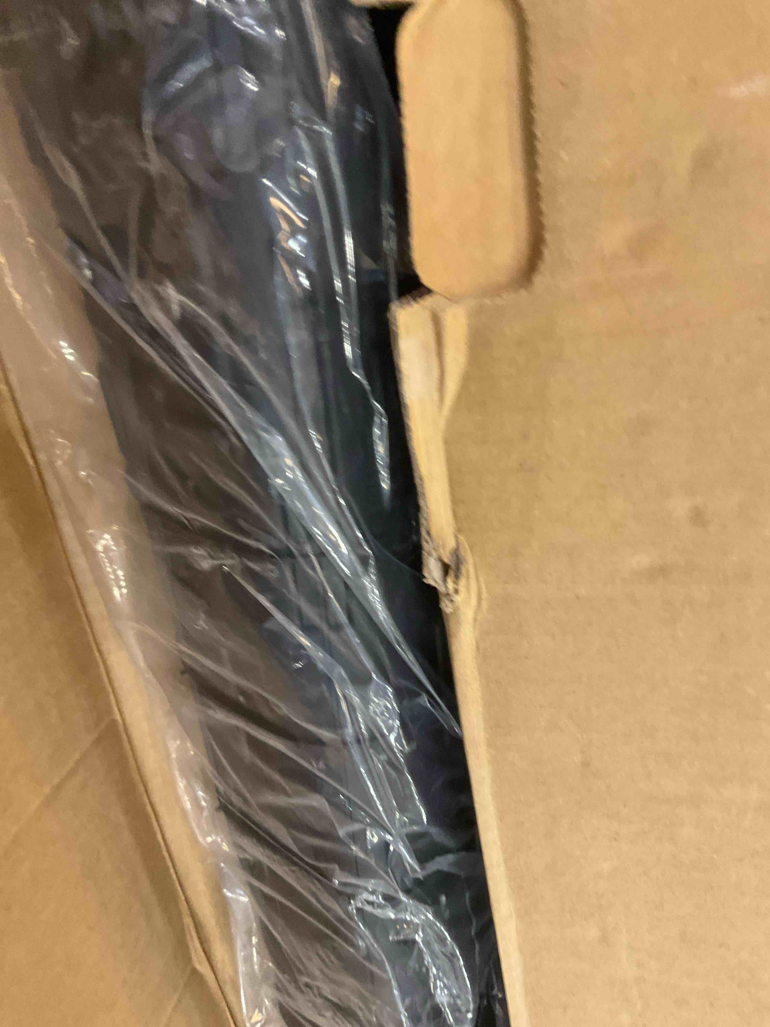 https://s3.amazonaws.com/lotting-images-prod/bidfta/PPE2583313_1745865860888.jpeg