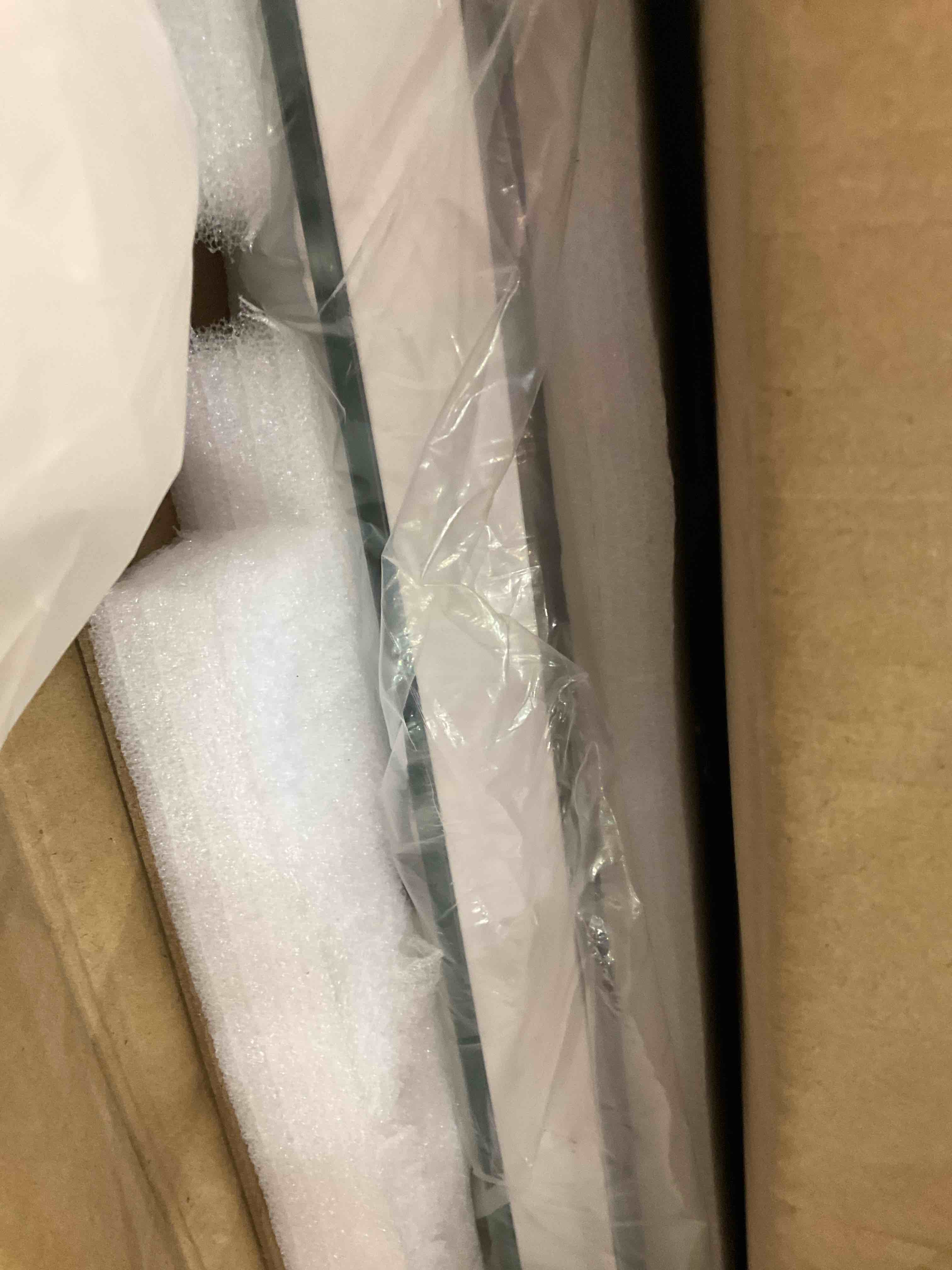 https://s3.amazonaws.com/lotting-images-prod/bidfta/PPE2583327_1745862787374.jpeg