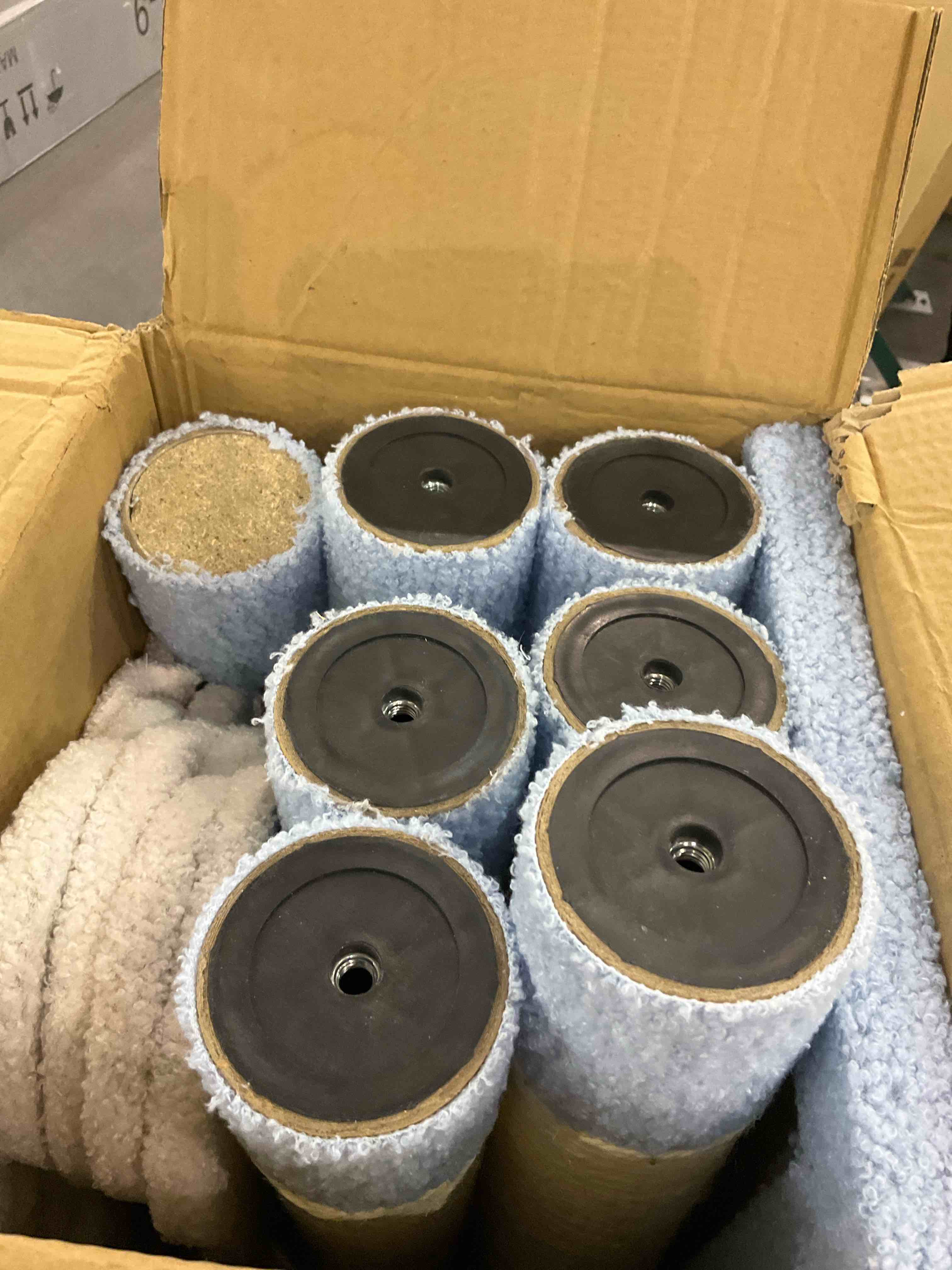 https://s3.amazonaws.com/lotting-images-prod/bidfta/PPE2583344_1745924834997.jpeg
